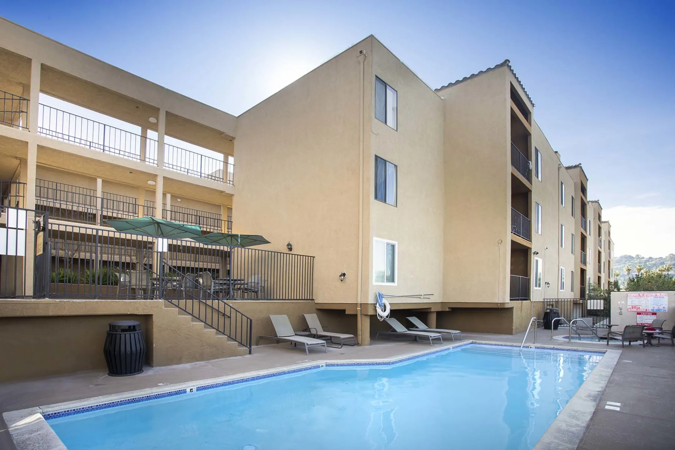 Vineland Gardens - 4335 Vineland Ave | North Hollywood, CA Apartments ...