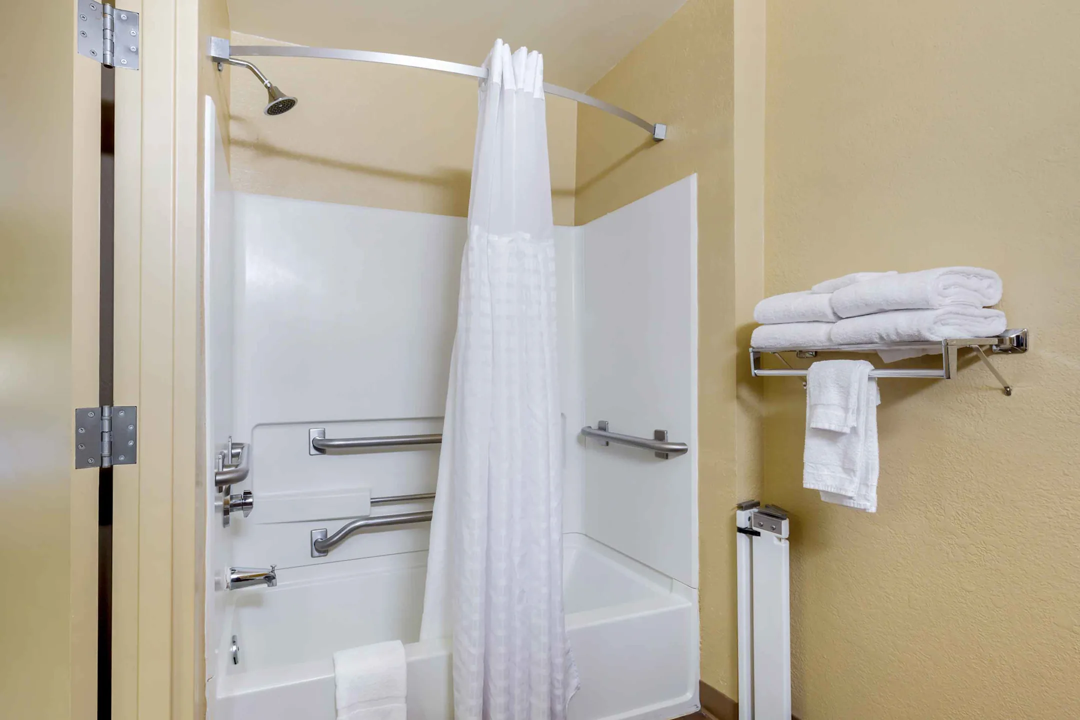 Bathroom - Furnished Studio - Fayetteville - Cross Creek Mall - Fayetteville, NC