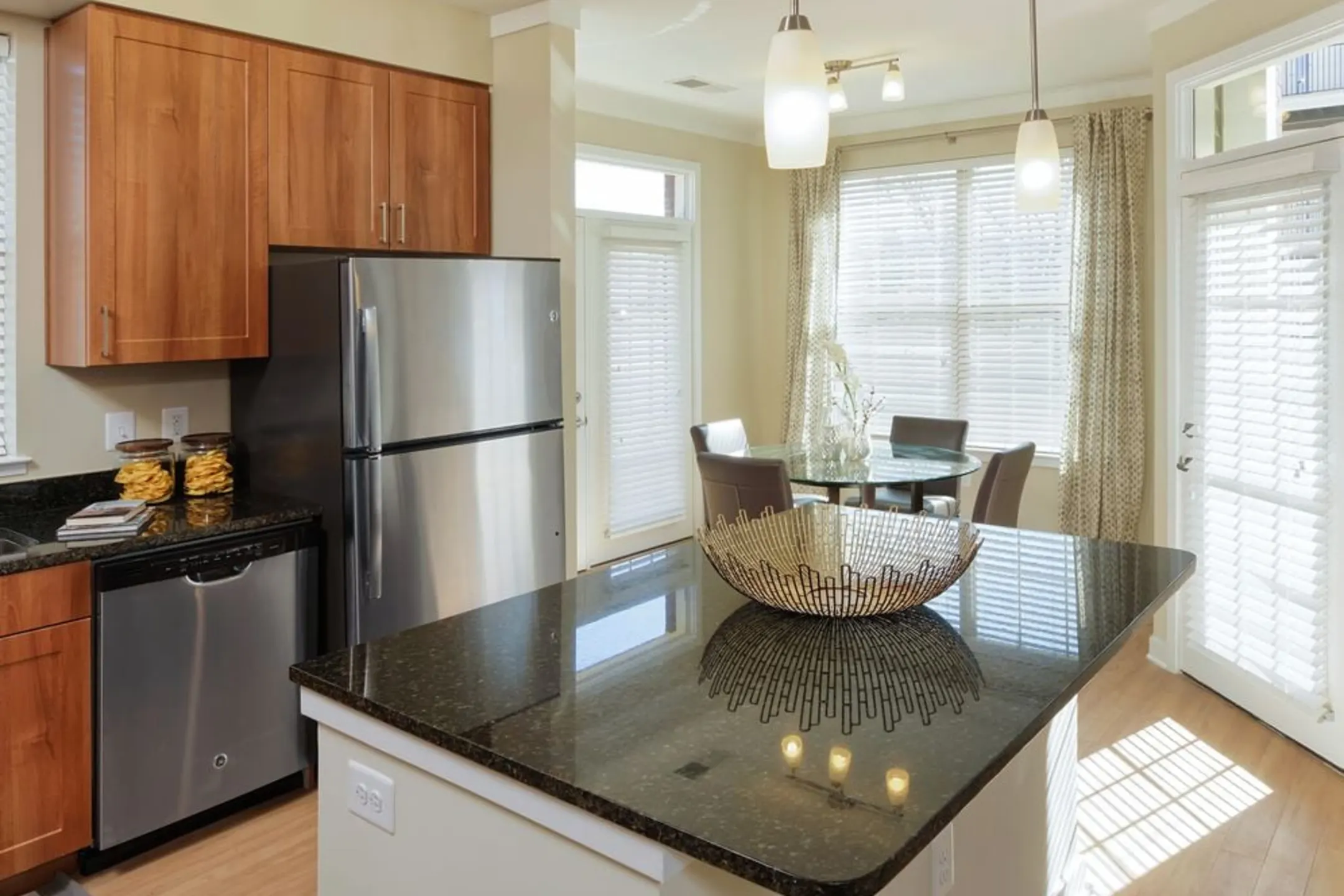Kitchen - Avalon Falls Church - Falls Church, VA