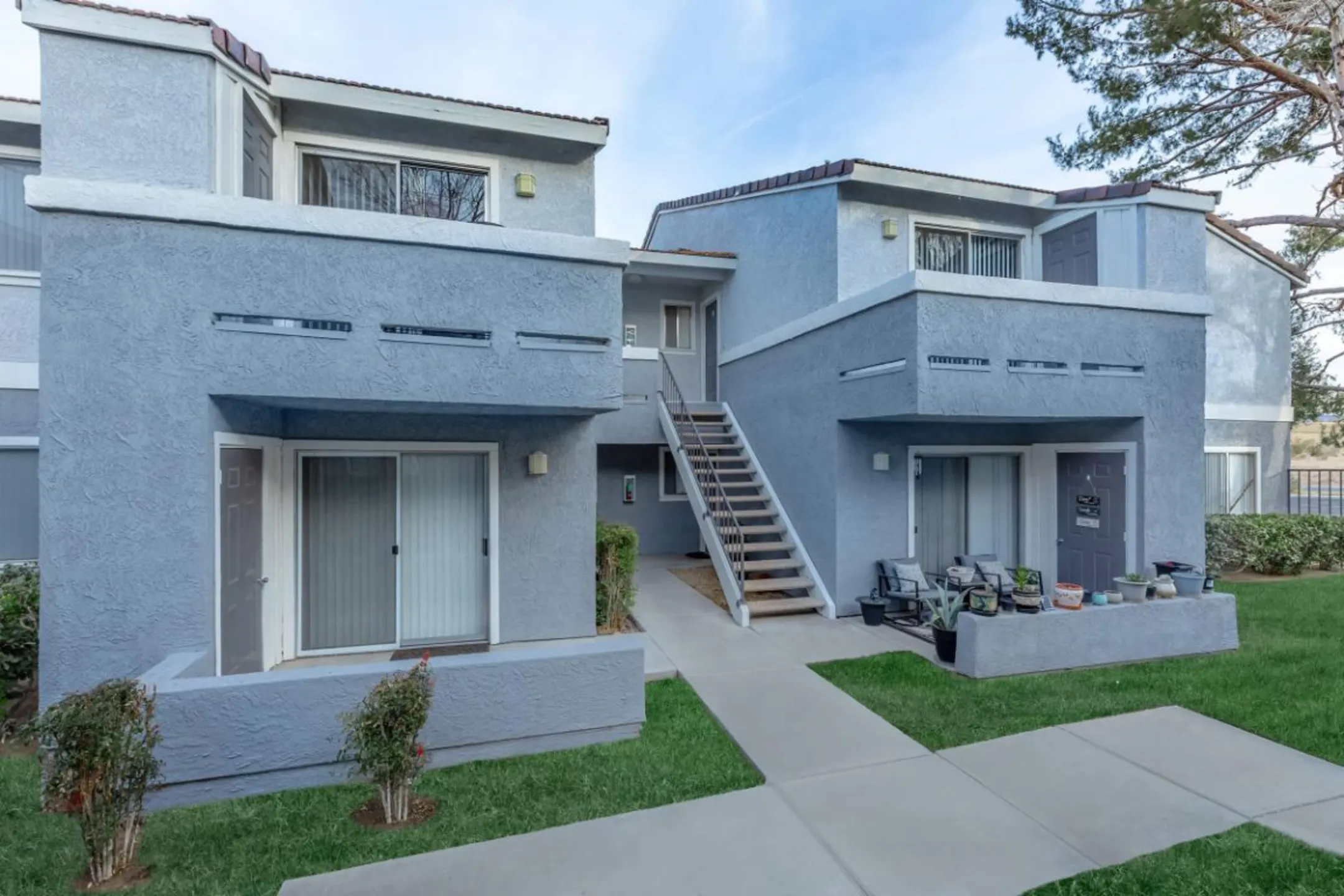 Desert Heights Apartments - Barstow, CA