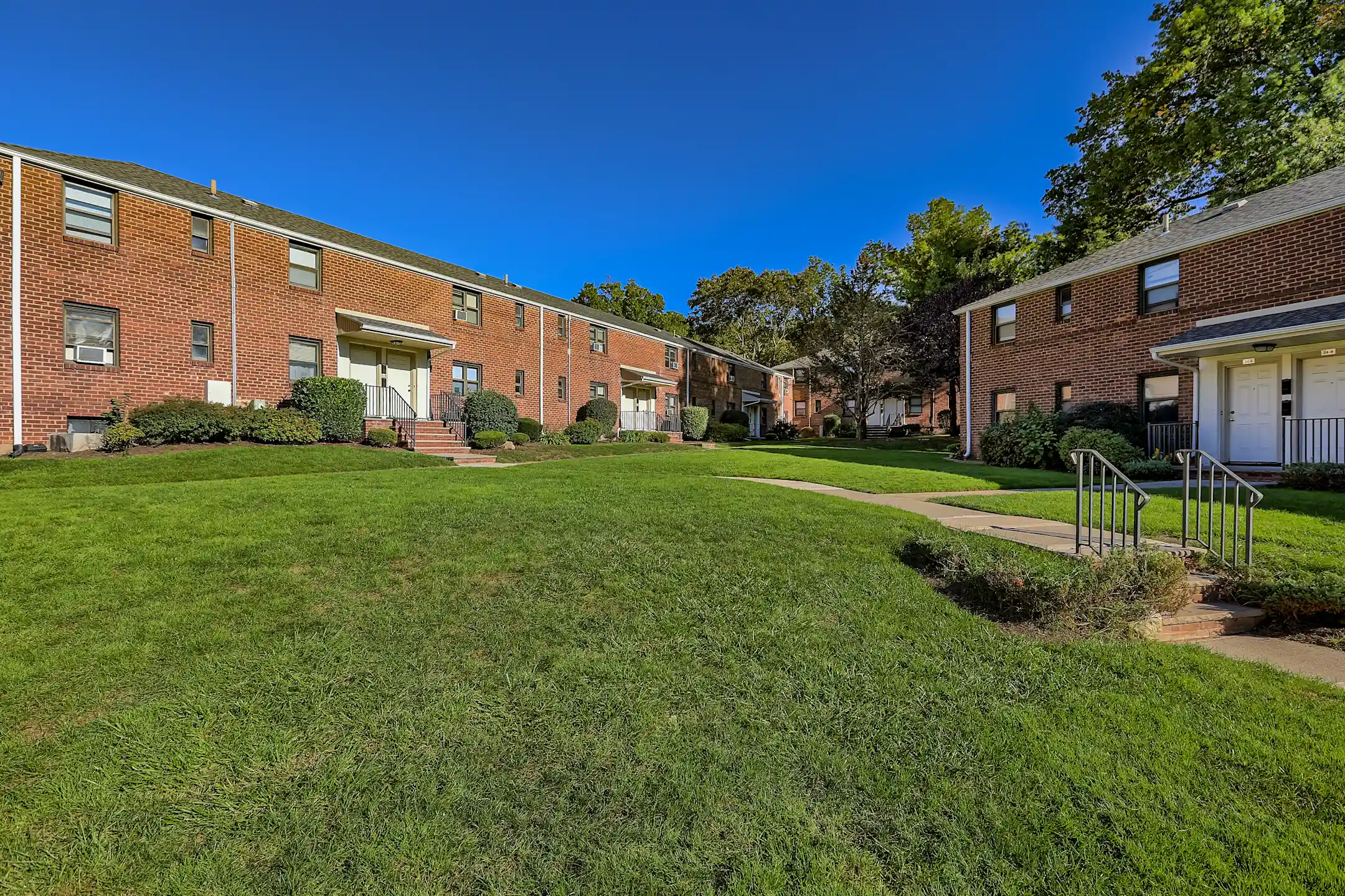 SDK Summit Gardens Apartments Hackensack, NJ 07601