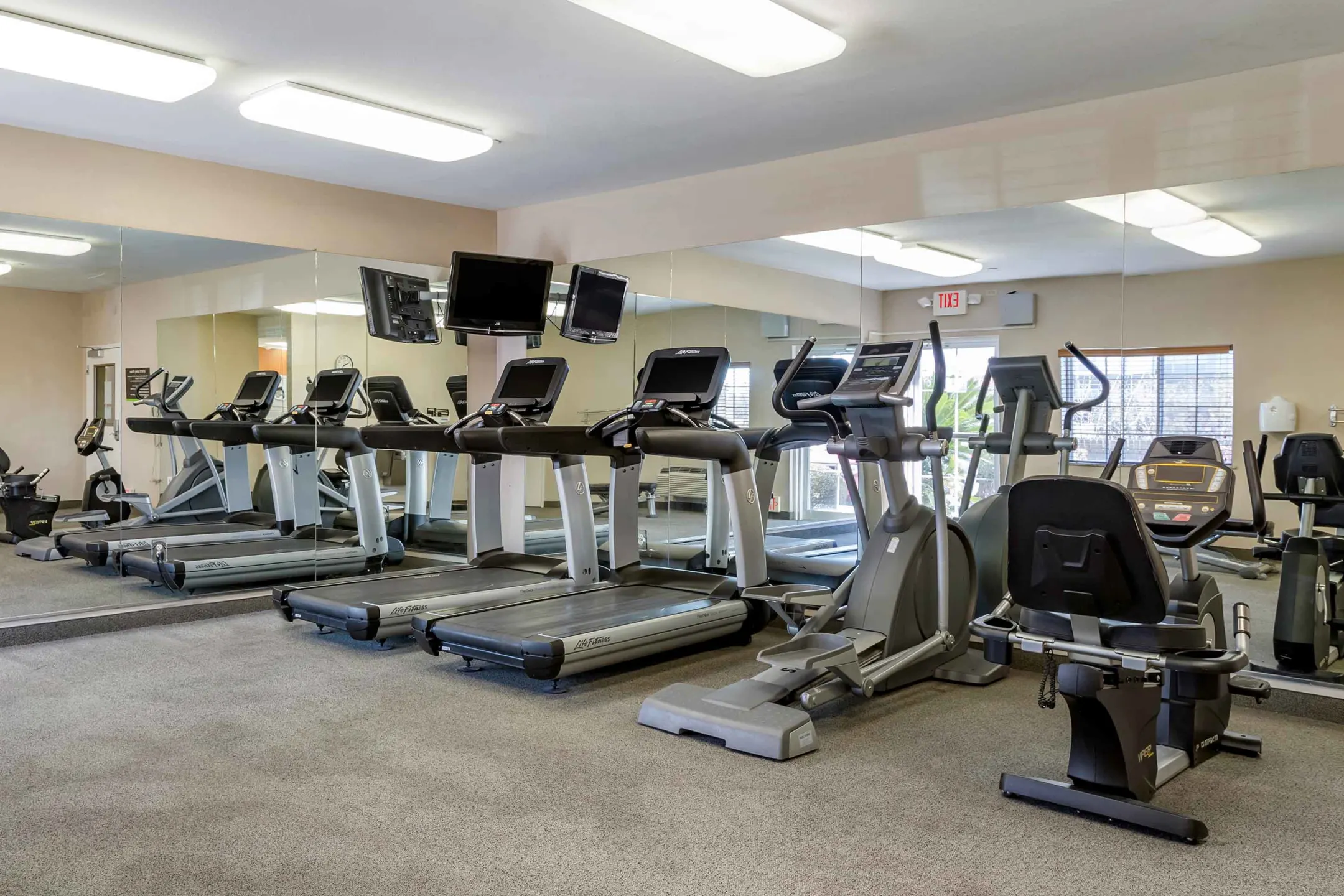 Fitness Weight Room - Furnished Studio - Houston - IAH Airport - Houston, TX