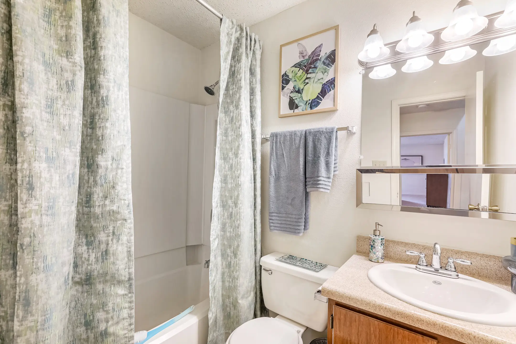 Sawmill Creek Apartments 2100 Sawmill Rd New Orleans, LA Apartments