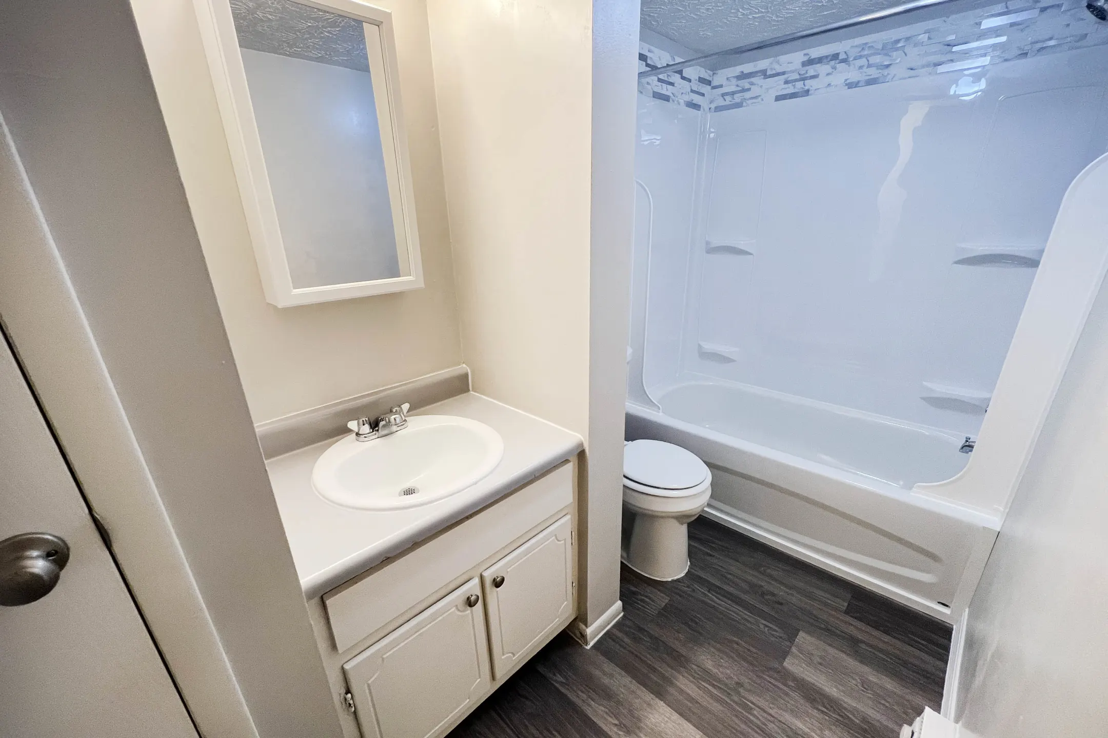 Bathroom - Oakwood Apartments - Florence, KY