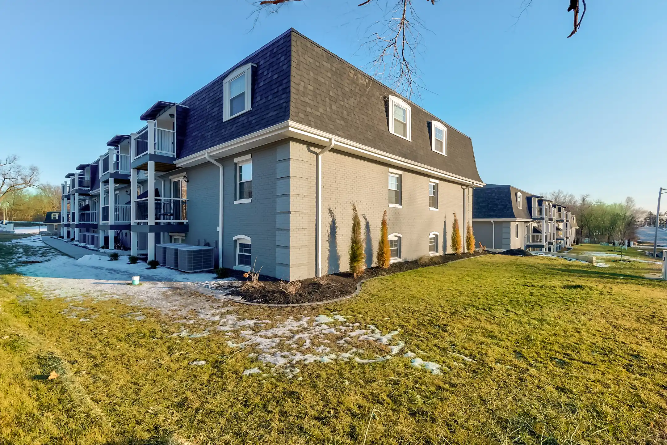 Grandview Apartment Homes 5250 N Knoxville Rd Peoria, IL Apartments