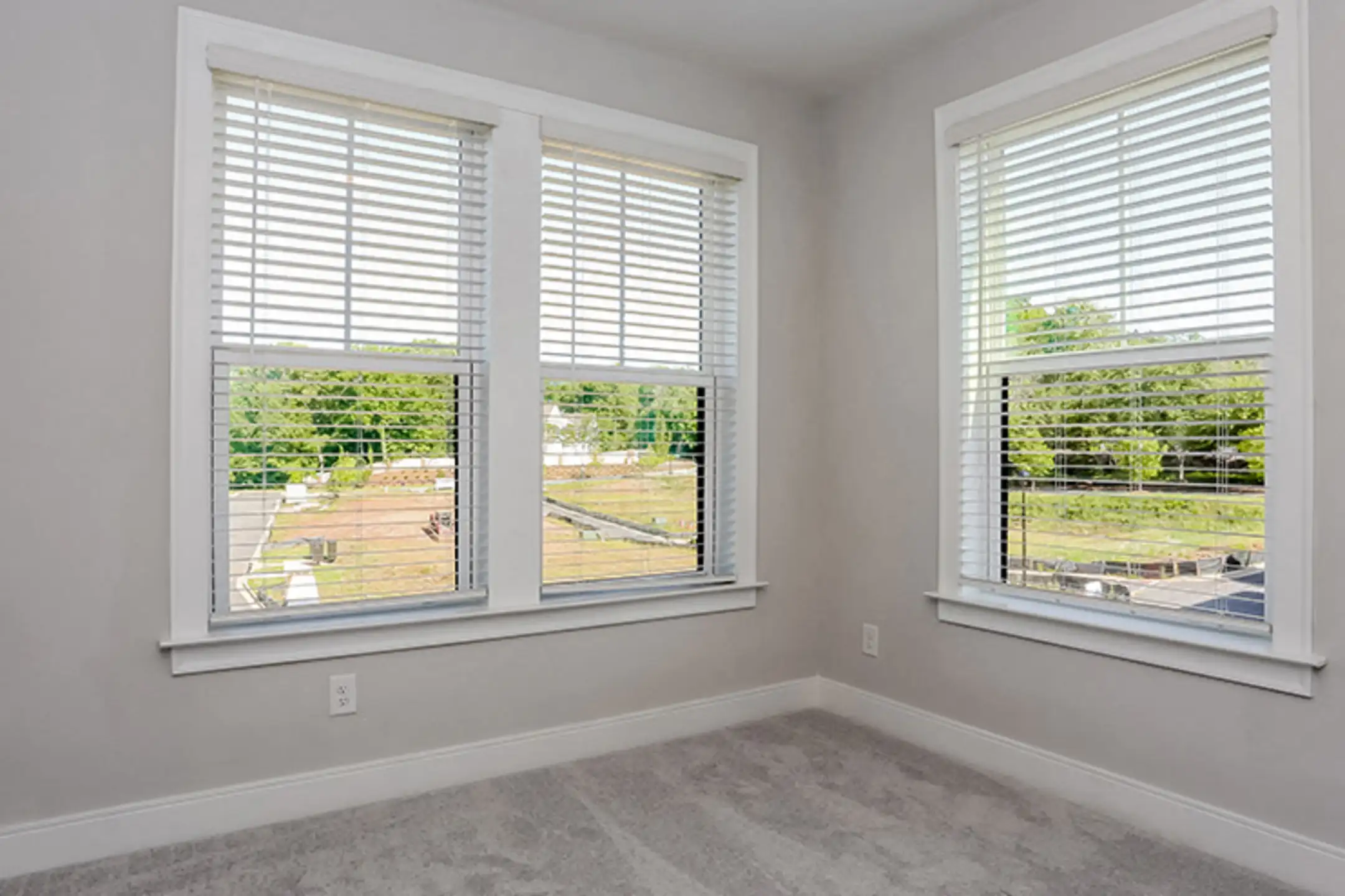 Ellison Park 400 Hannover Park Road Sandy Springs, GA Townhomes for