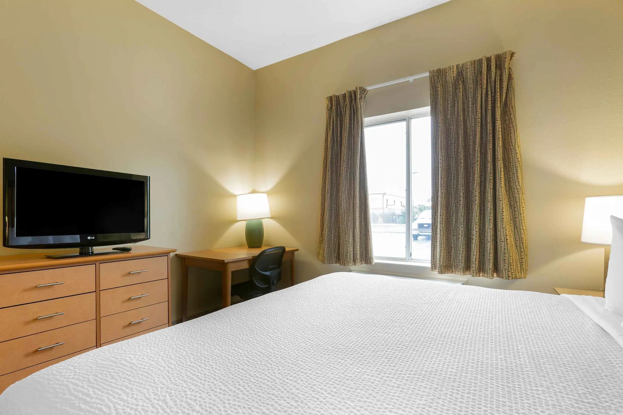 Furnished Studio Findlay Tiffin Avenue Apartments Findlay, OH 45840