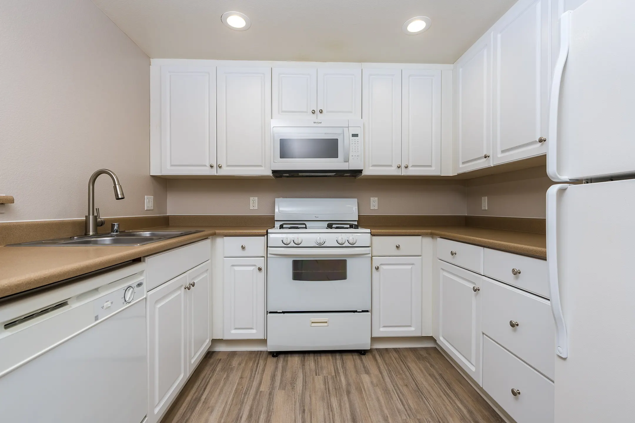 Kitchen - College Park Apartment Homes - Upland, CA