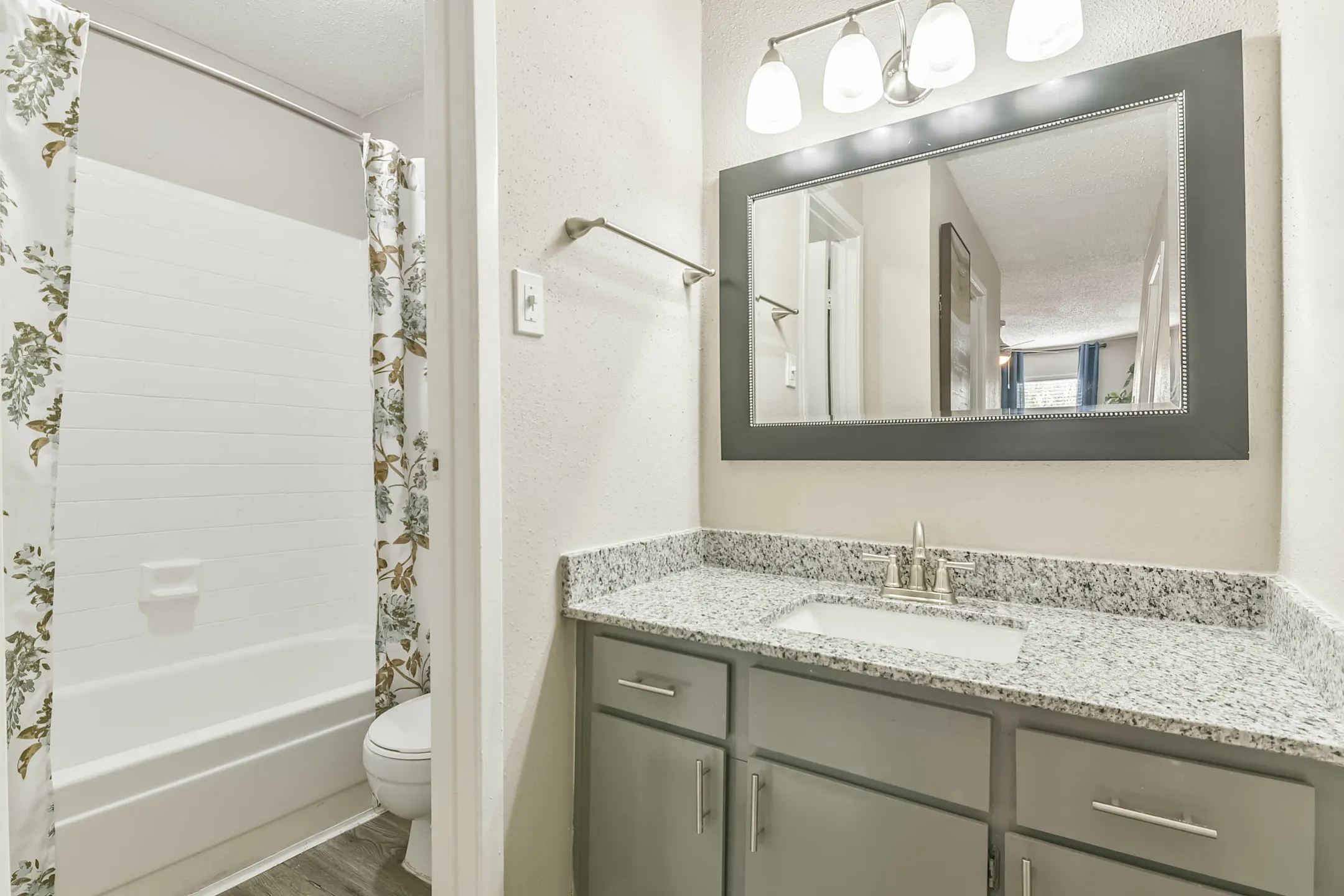 Rosemont on El Dorado, The Apartments ster, TX 77598