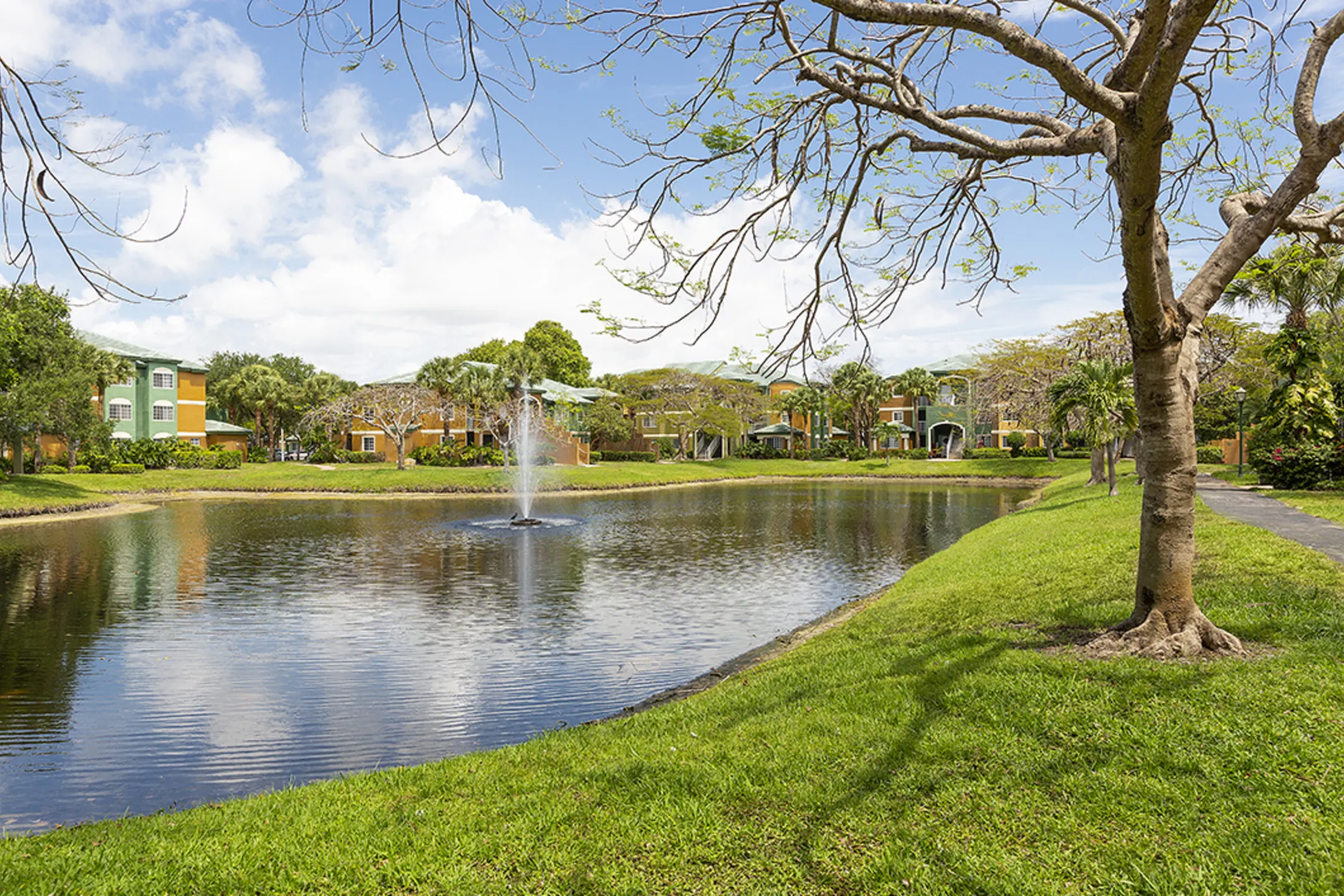 Sanctuary Cove Apartments West Palm Beach