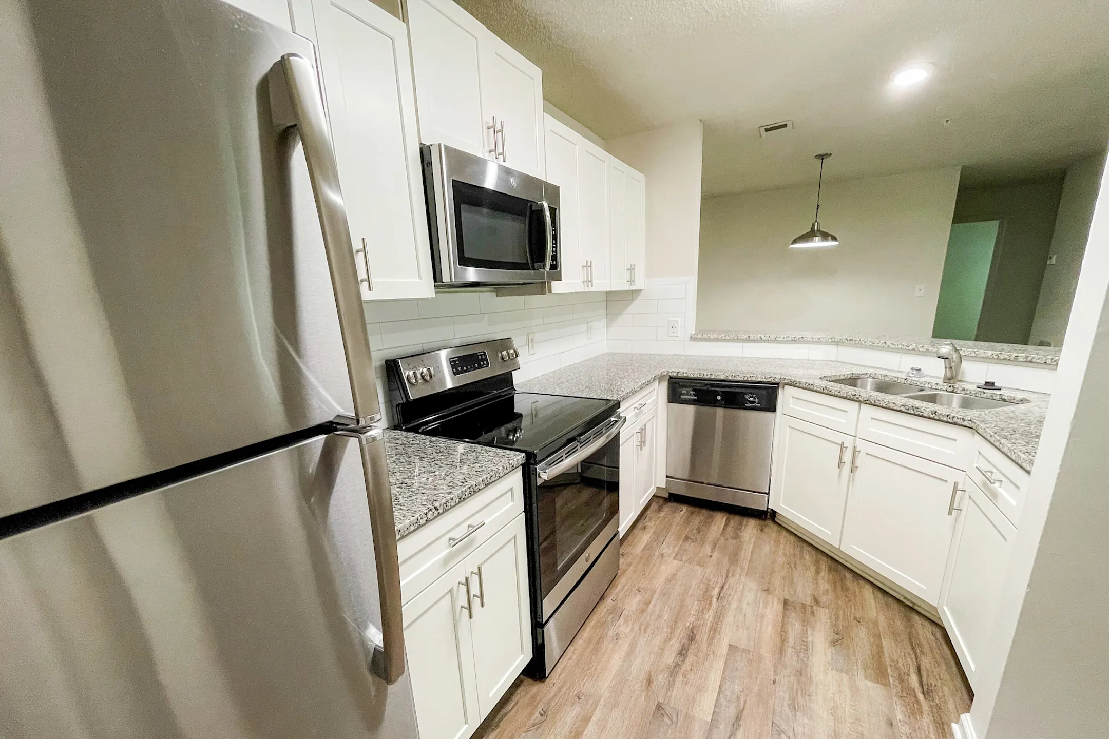 The Crest at Berkeley Lake Apartment Homes 3575 Peachtree Industrial