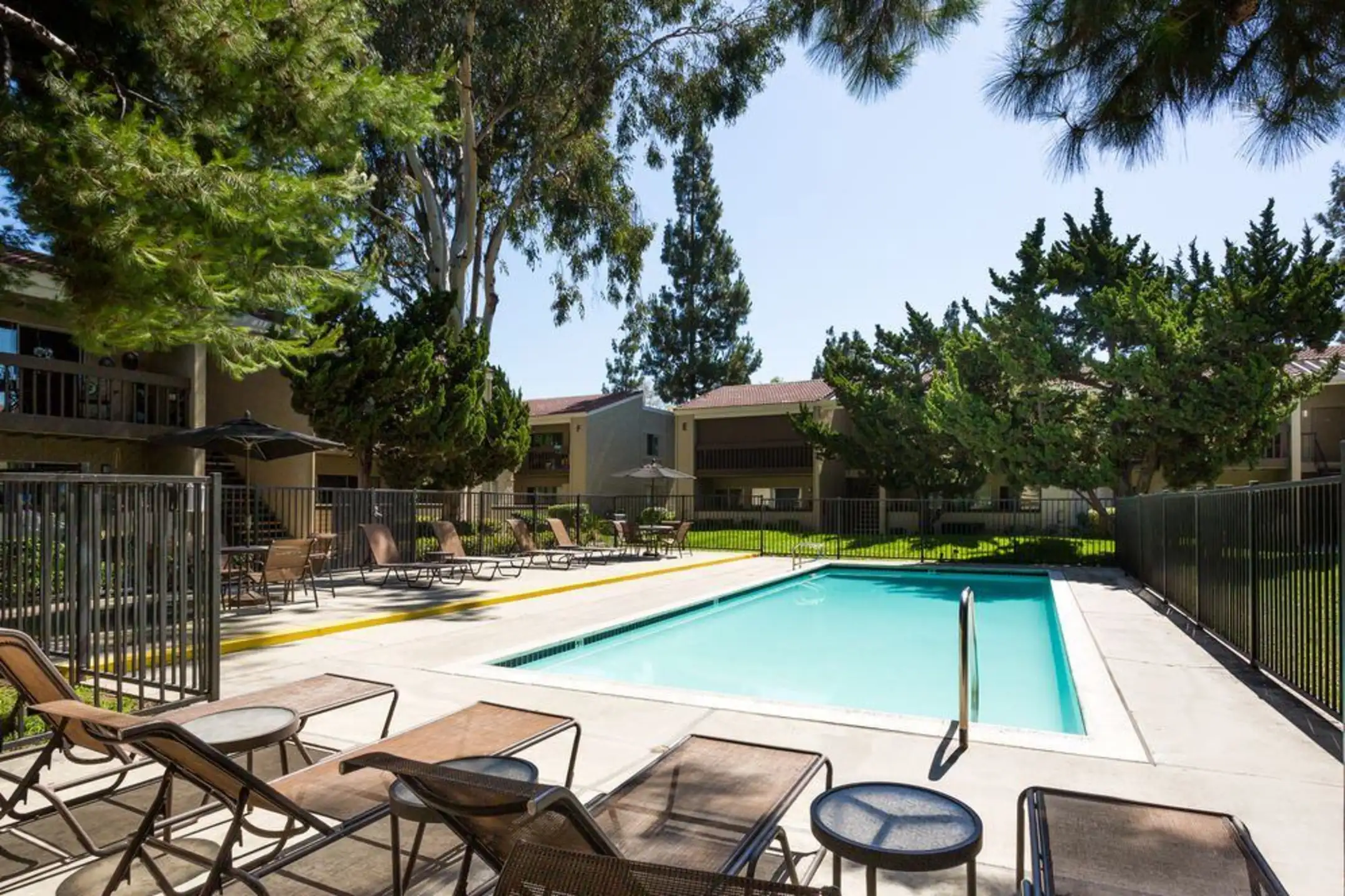 San Dimas Canyon Apartments