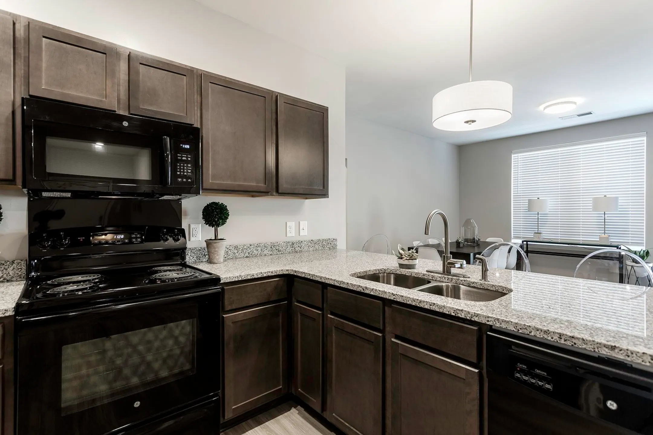Kitchen - The Heights at 8721 - Austin, TX
