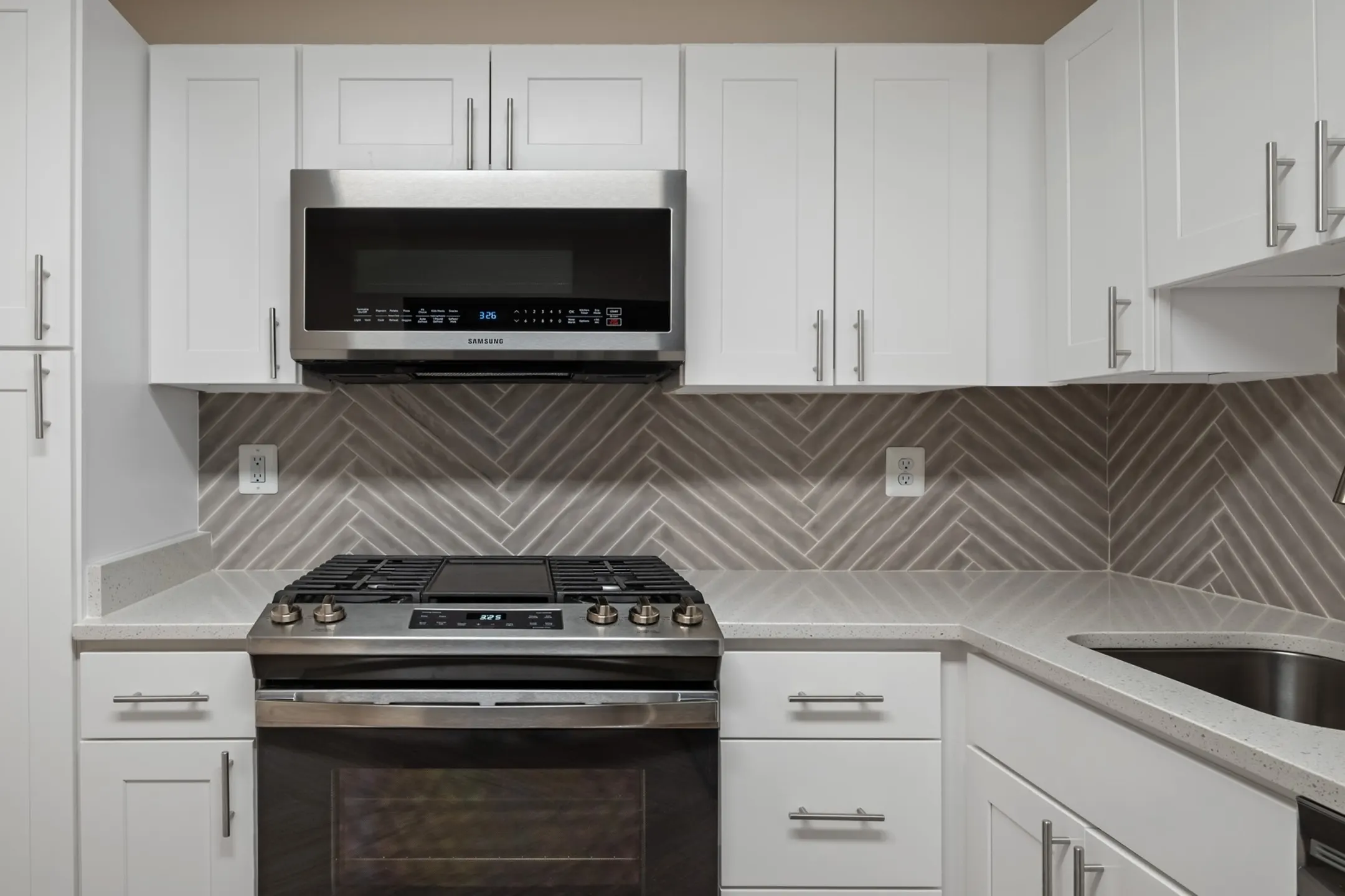 Kitchen - North Park Apartments - Chevy Chase, MD