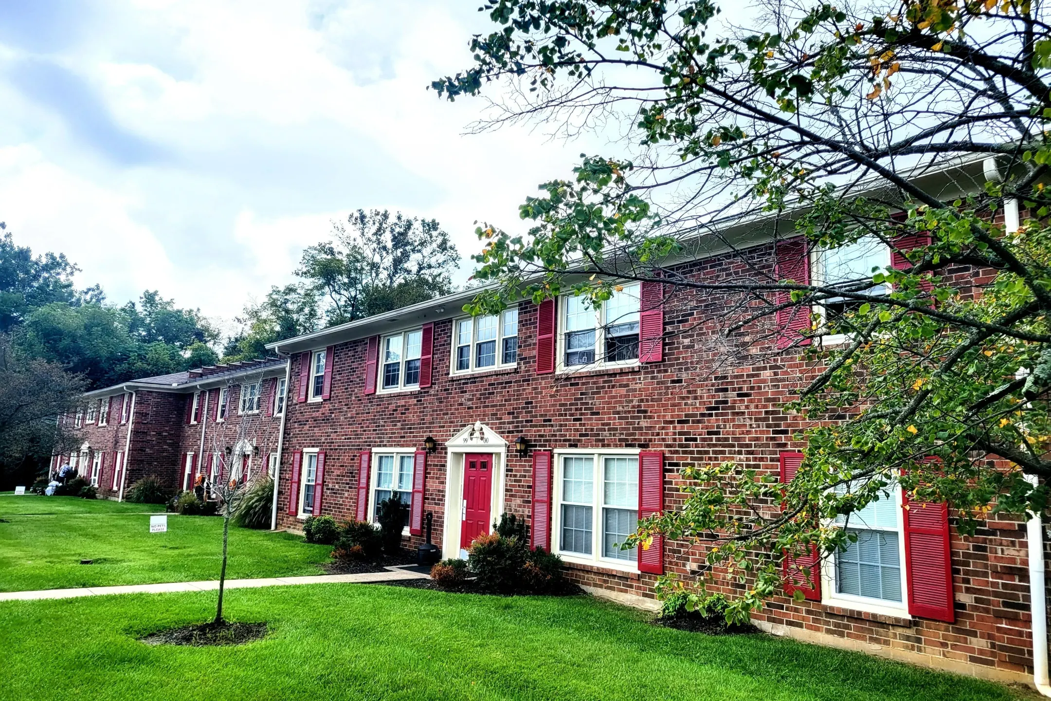 Skyview Commons 9907 Grassland Drive Jeffersontown, KY Apartments