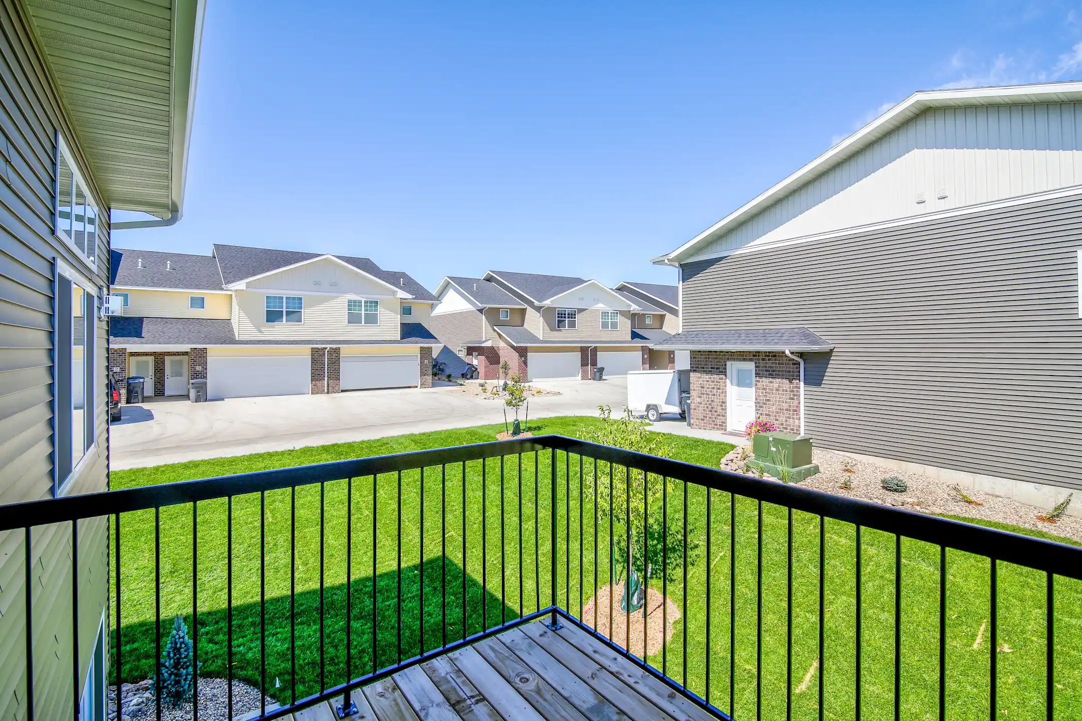 Patio / Deck - Cascade Townhomes - Mandan, ND