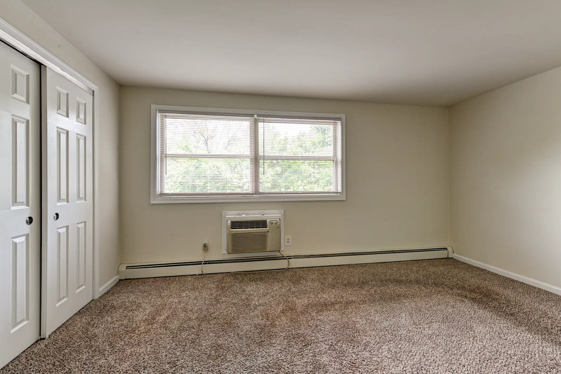 New Orleans Park Apartments Secane, PA 19018