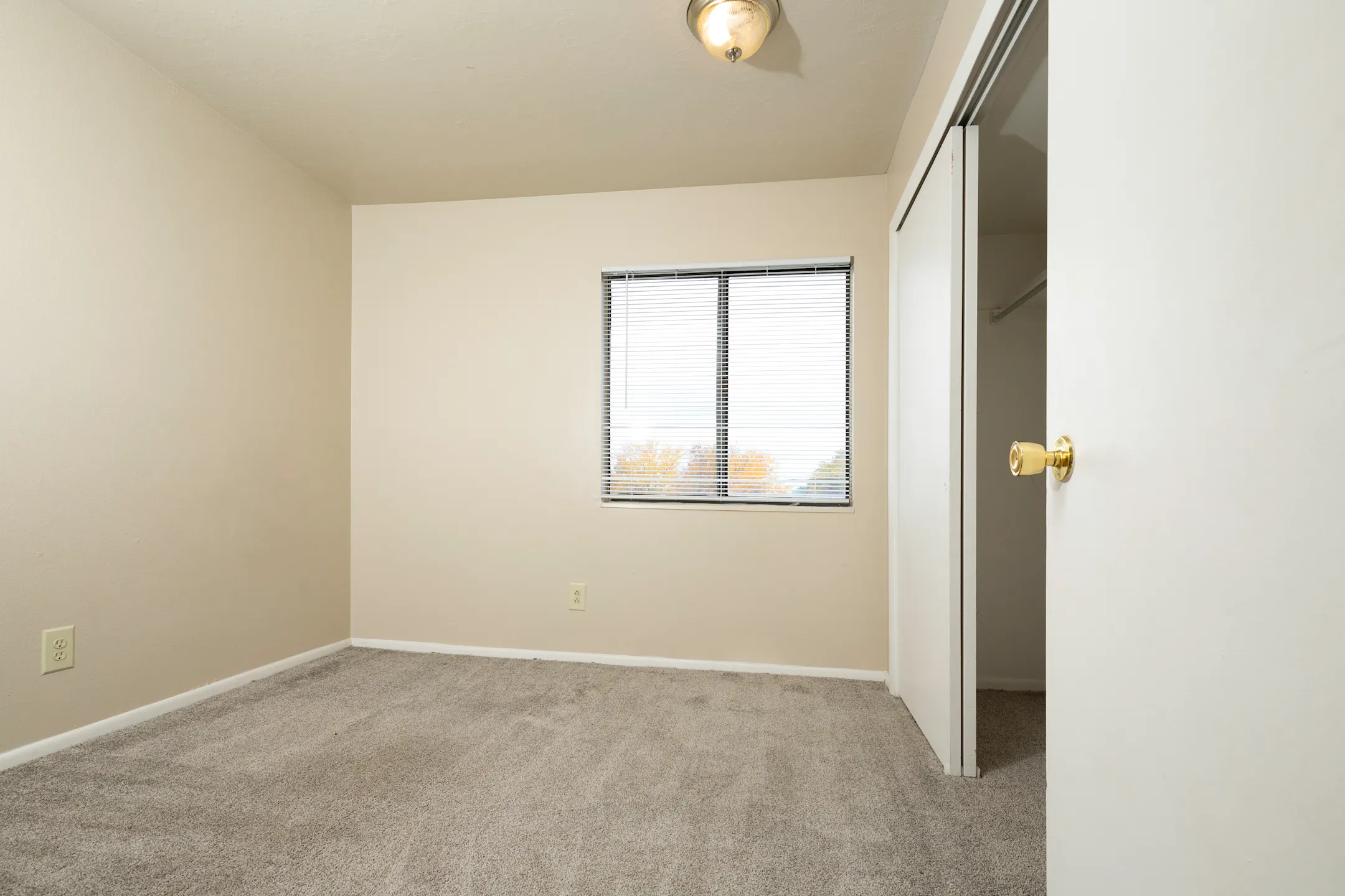 Bedroom - Fox Creek Apartments - Layton, UT