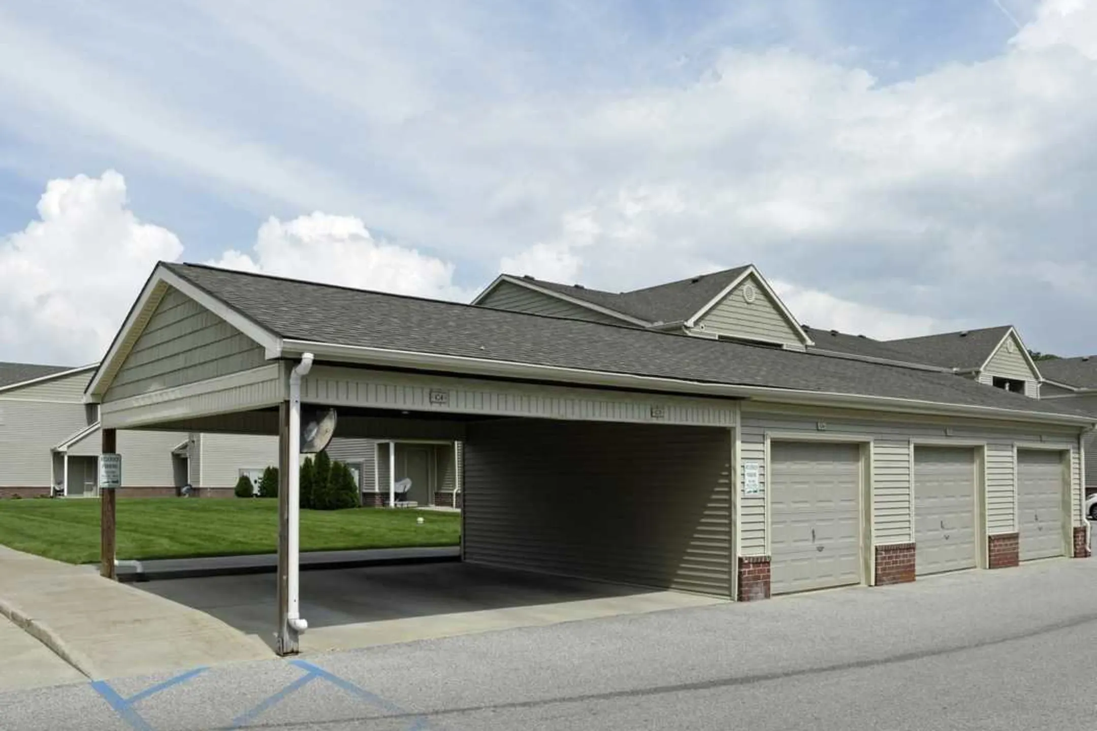 Building - The Preserve At Fir Road - Mishawaka, IN