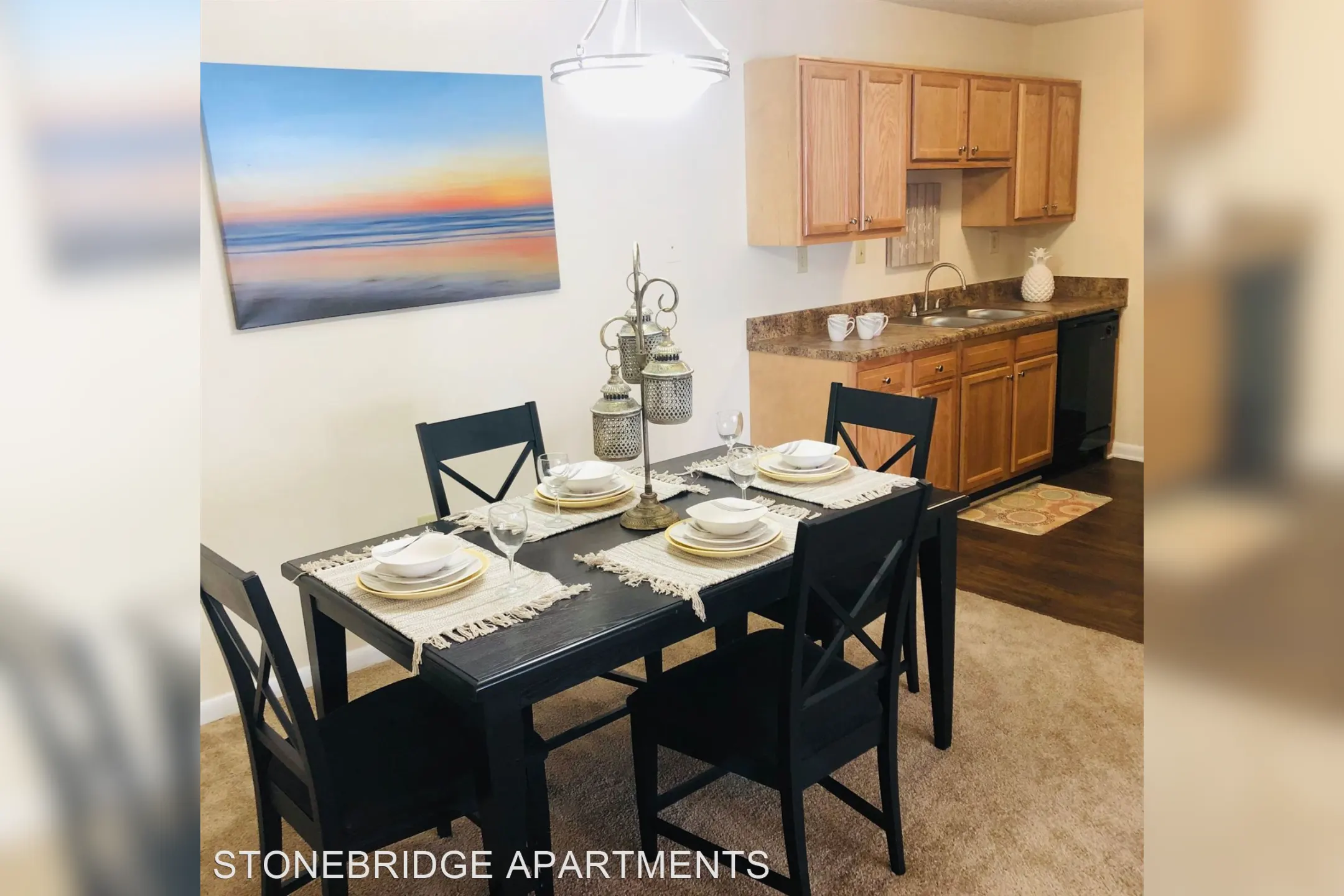 Dining Room - Stonebridge Apartments - Chesapeake, VA