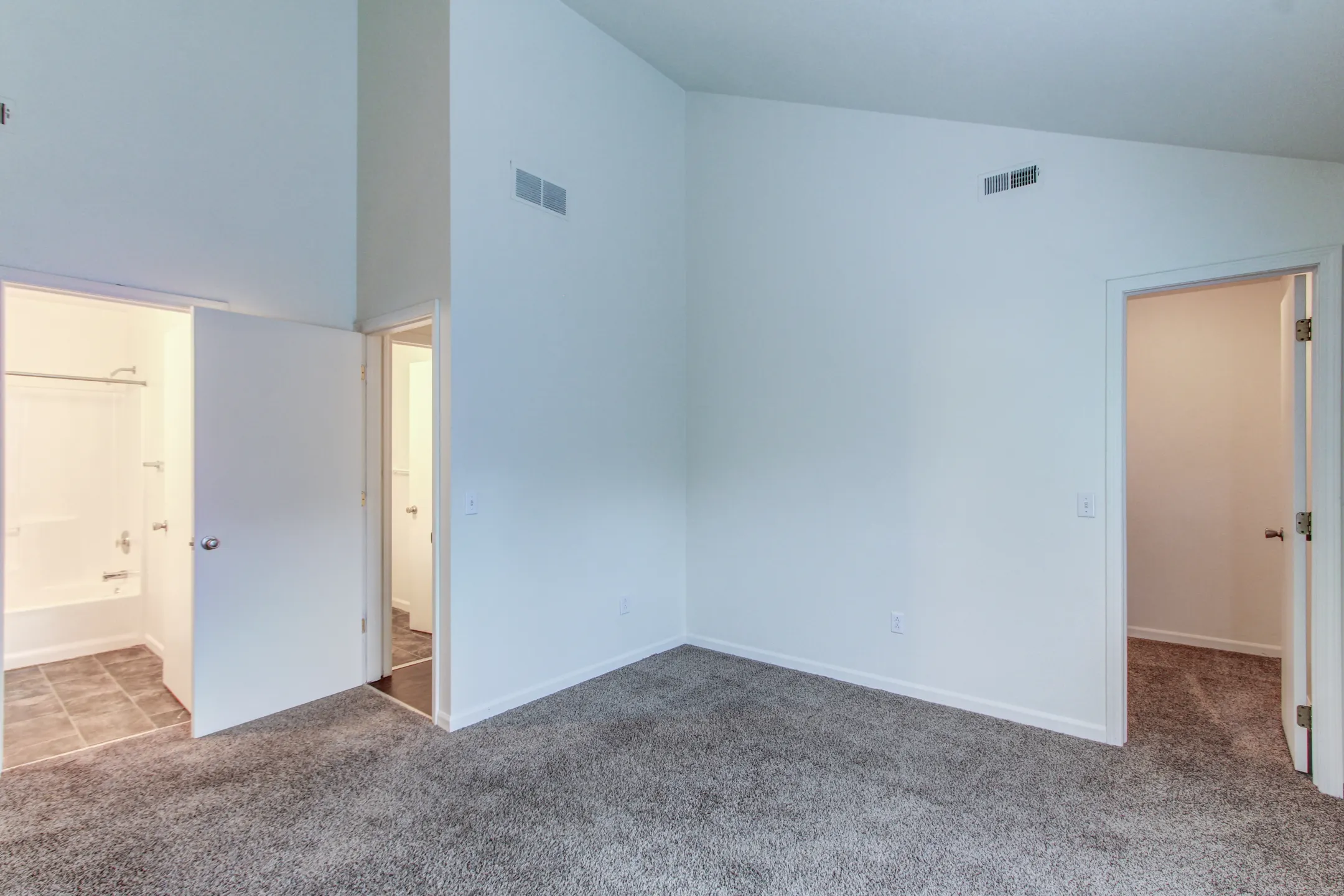 Crosscreeks Apartments and Townhomes Apartments Temperance, MI 48182