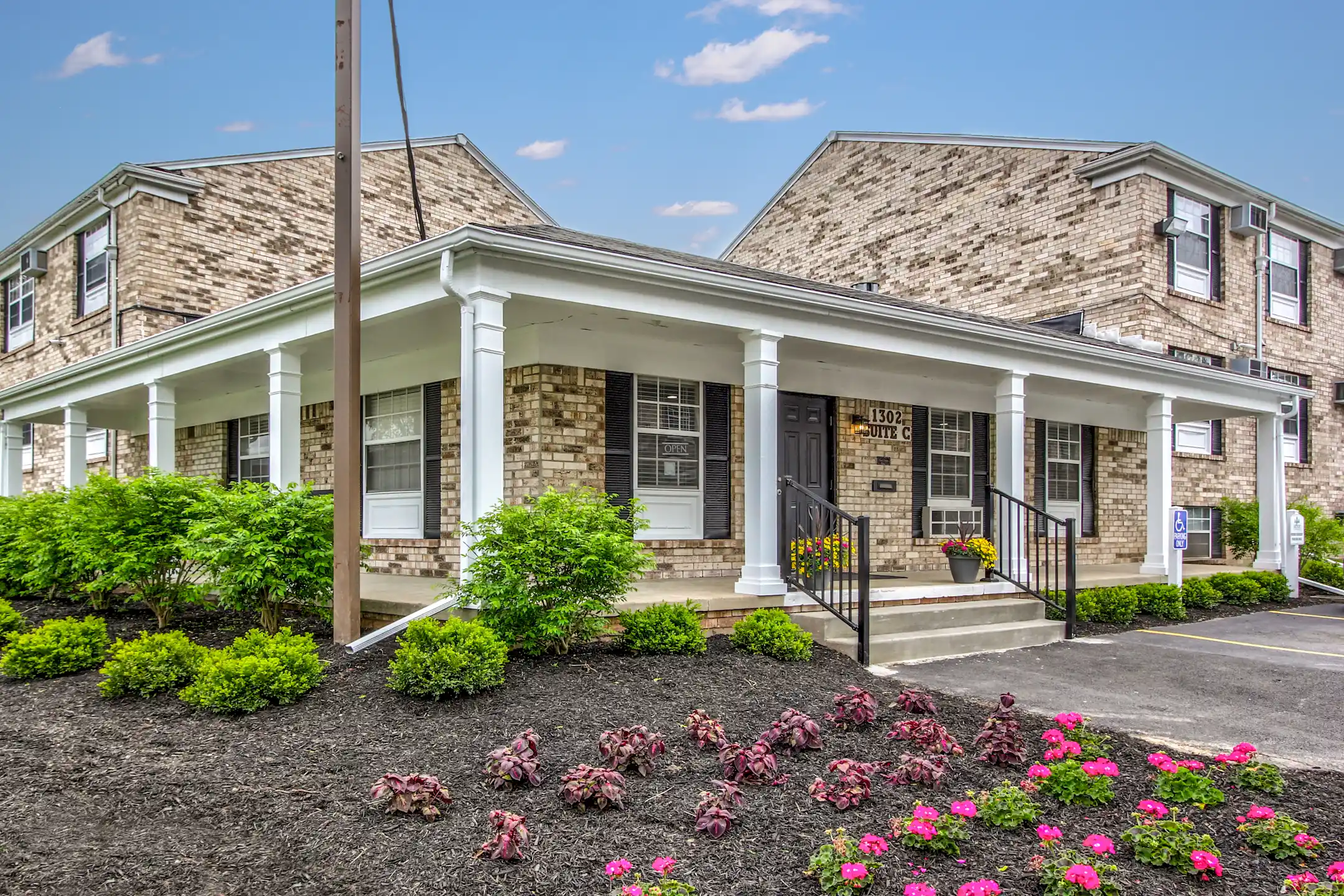 Arbor Landing 1302 Brookview Dr Toledo, OH Apartments for Rent Rent.