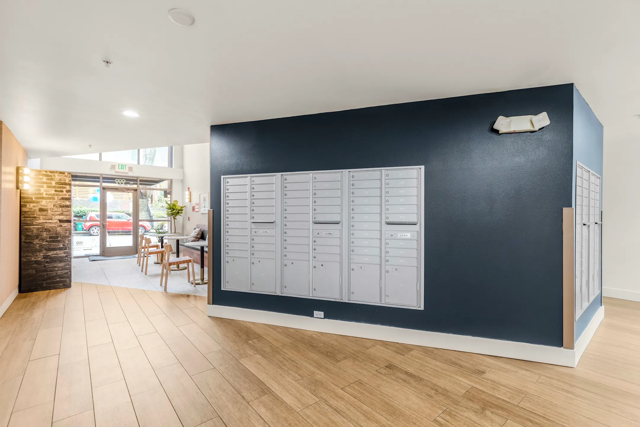 999 Hiawatha Apartments Seattle, WA 98144