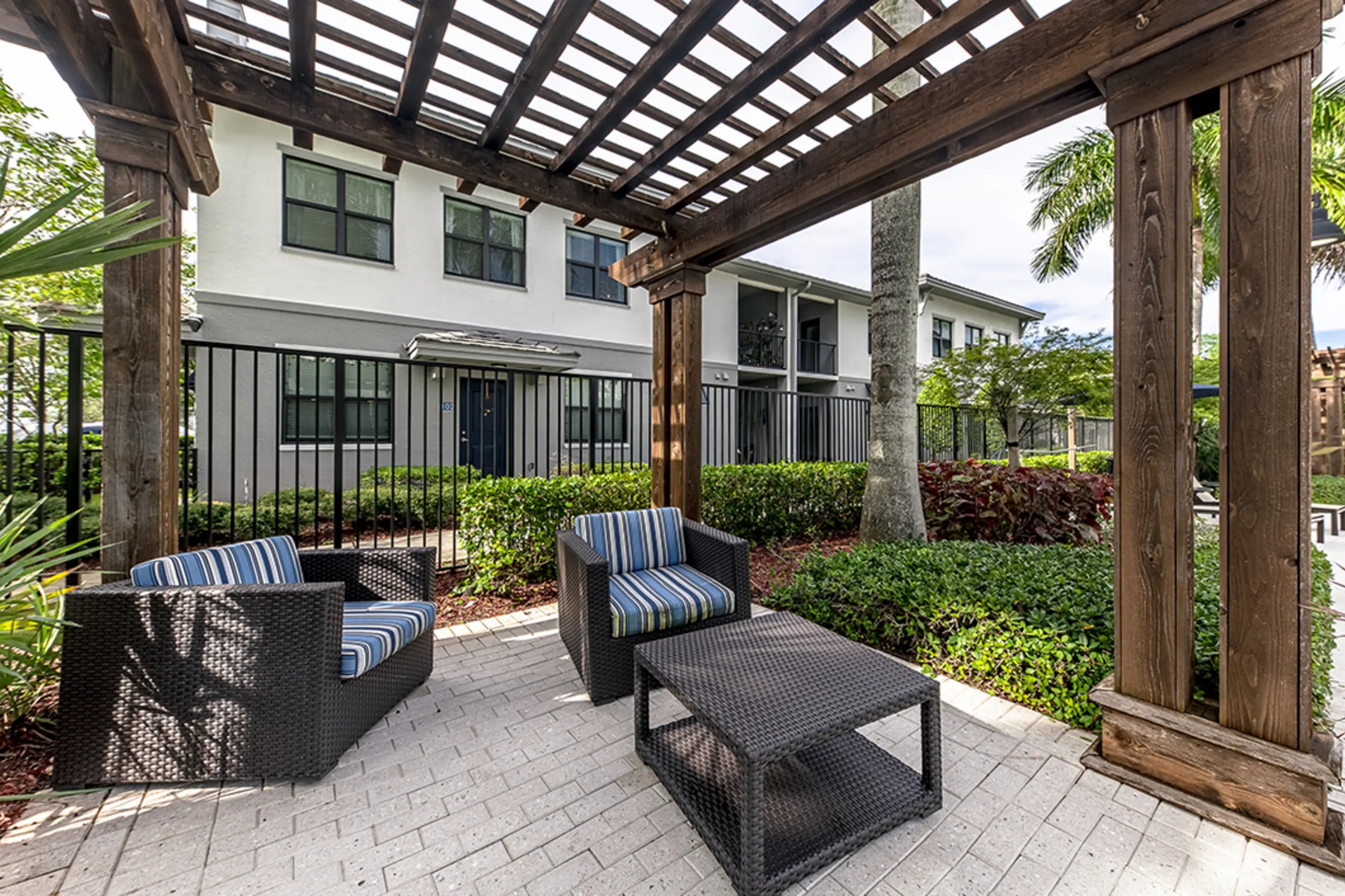 The Hamptons At Palm Beach Gardens Apartments - Palm Beach Gardens, FL ...