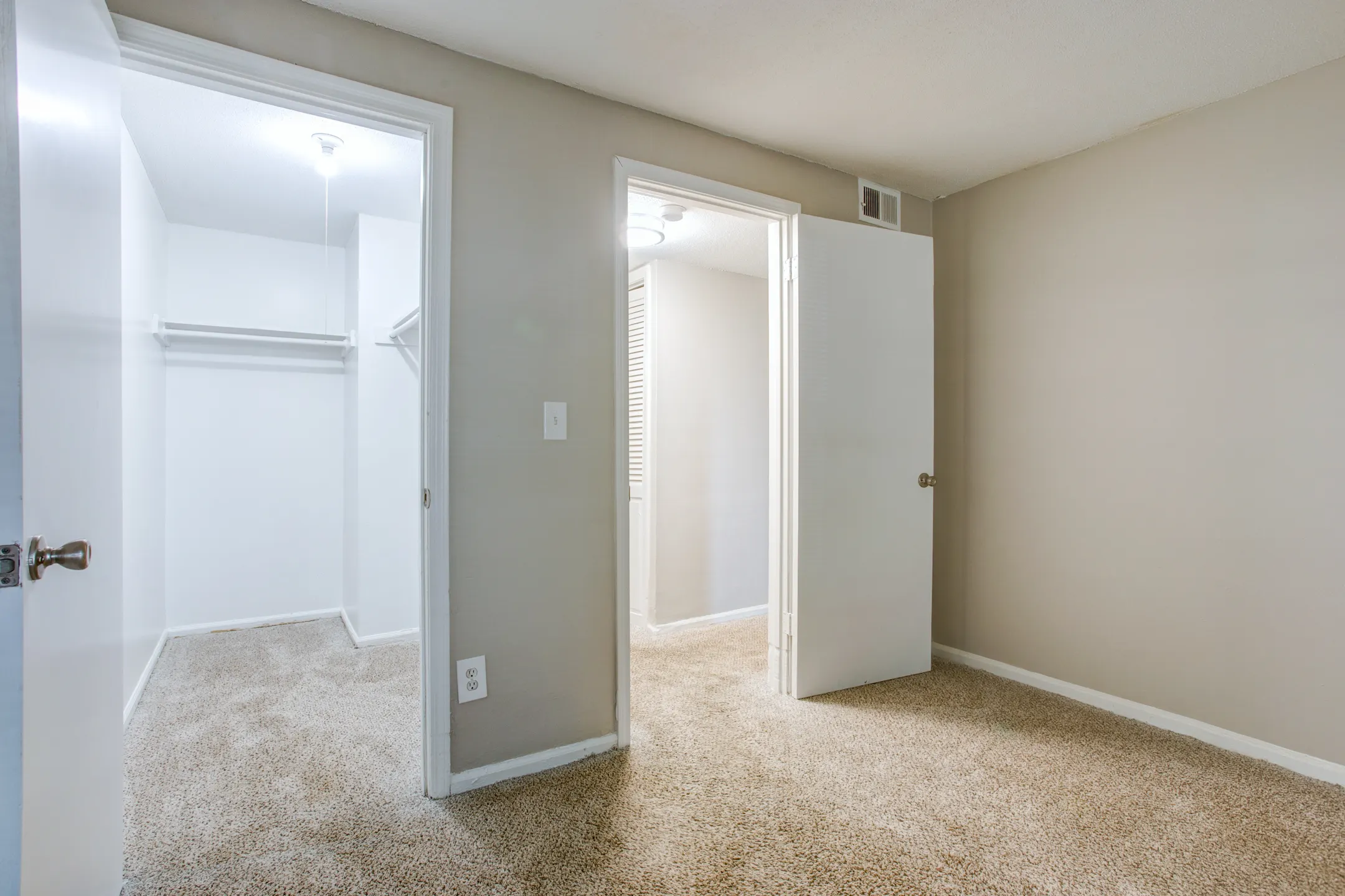 The Onyx at 67 Apartments Shawnee, KS 66203