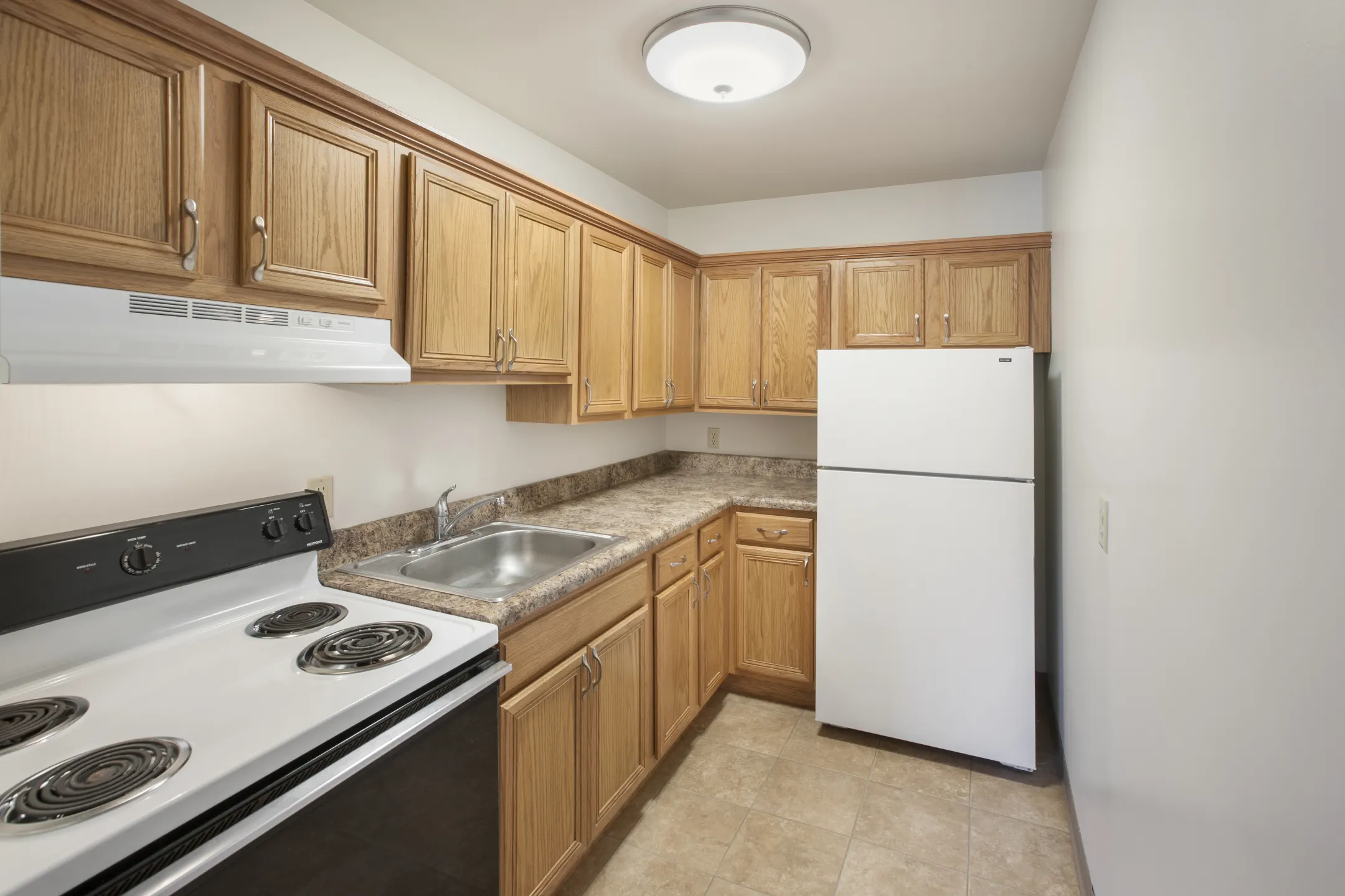 Kitchen - Columbia Woods & Columbia Gardens - Cohoes, NY