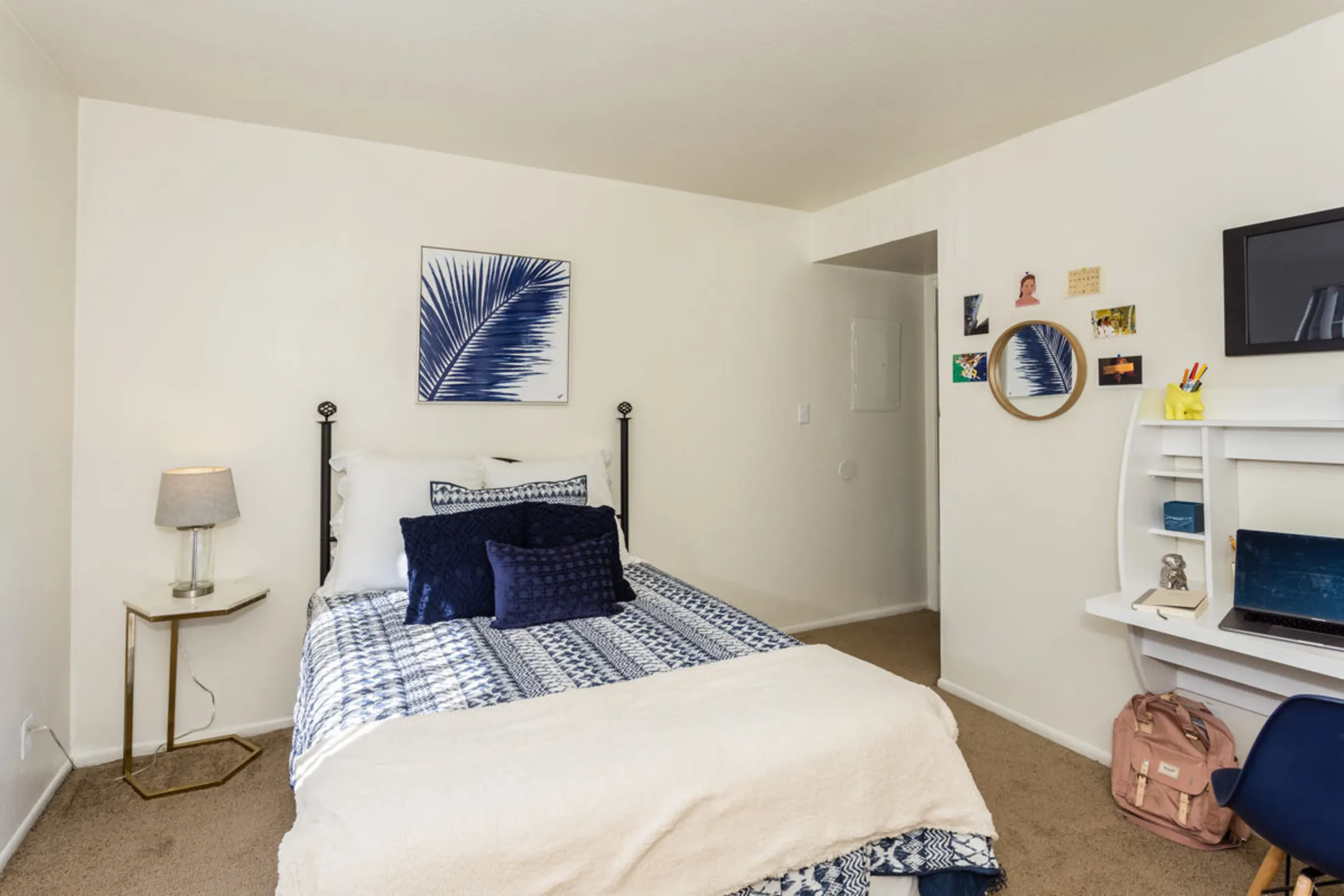 Bedroom - University Square Apartments - Flagstaff, AZ