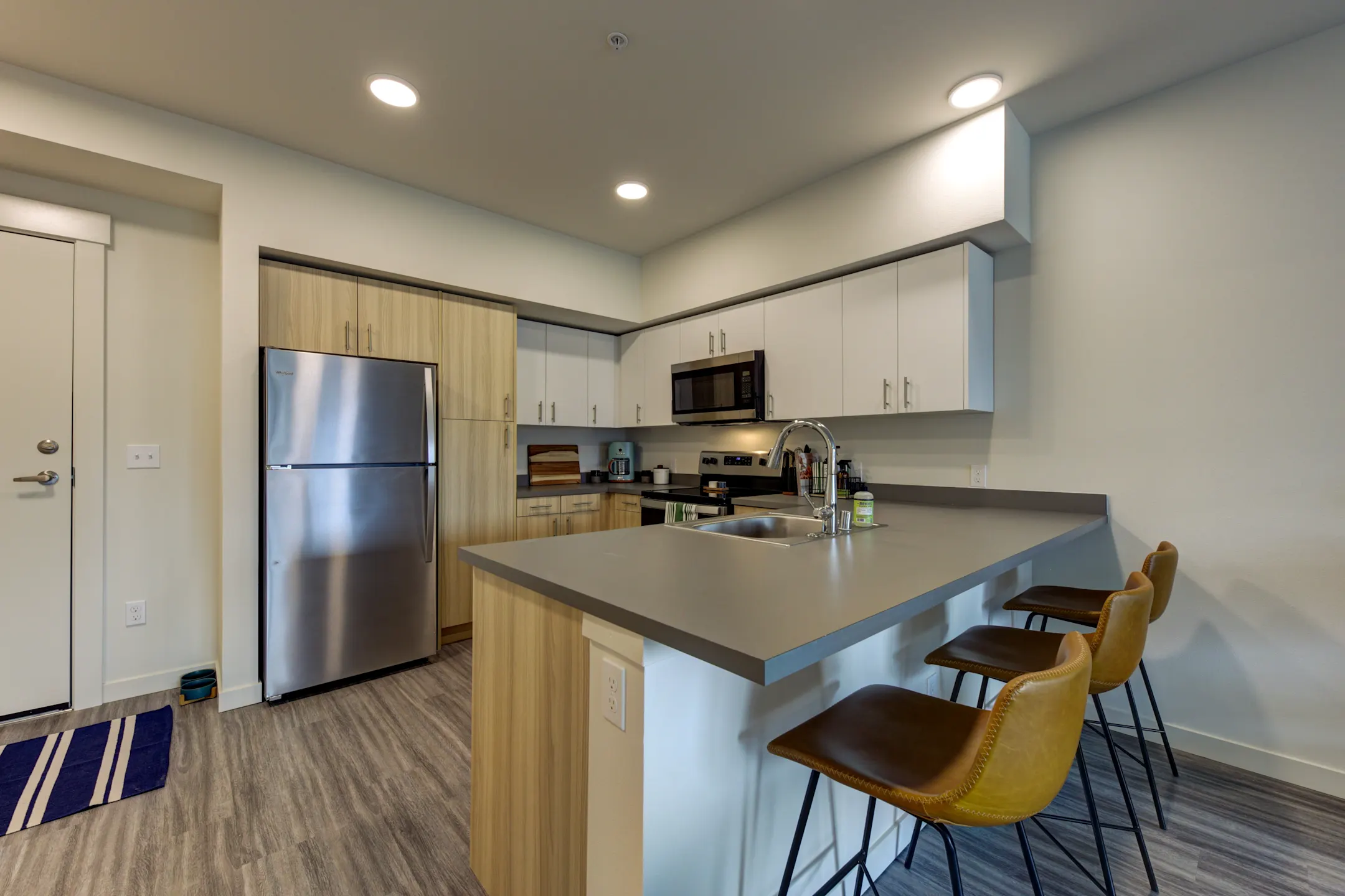 Hazel Apartments Edmonds, WA 98026