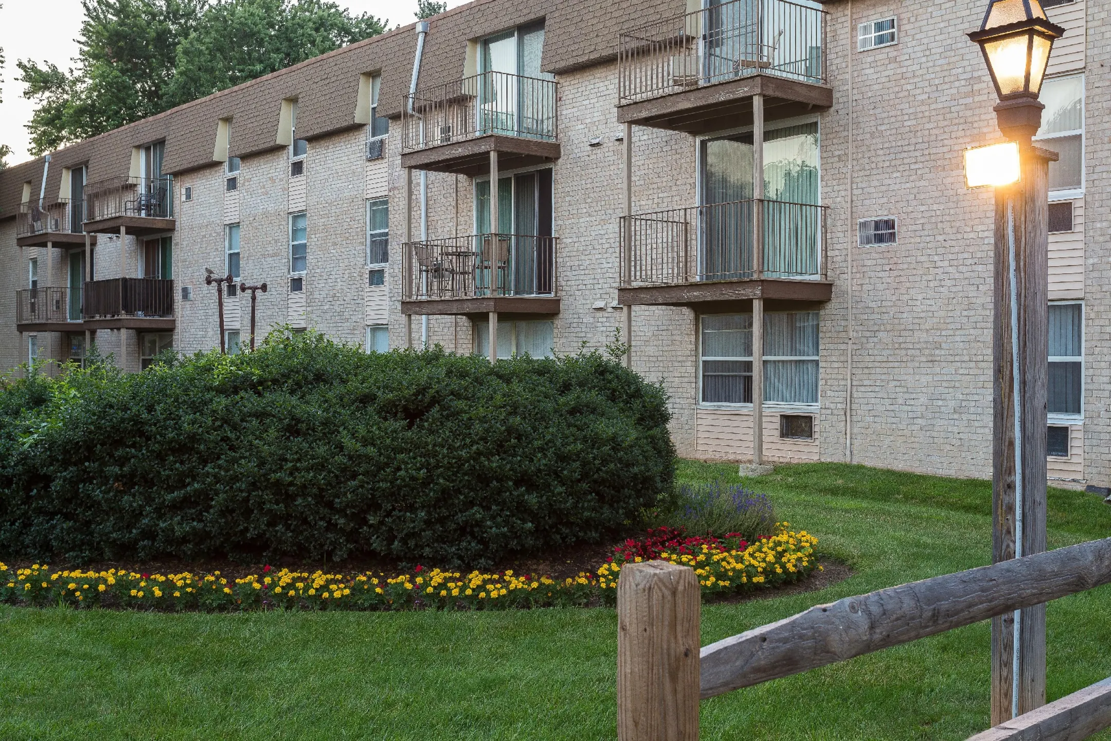 Building - 450 Green Apartments - Norristown, PA