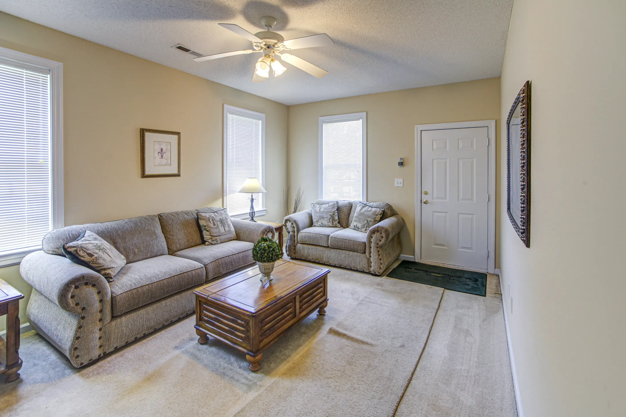 Living Room - Hunter's Park Apartments - Rocky Mount, NC