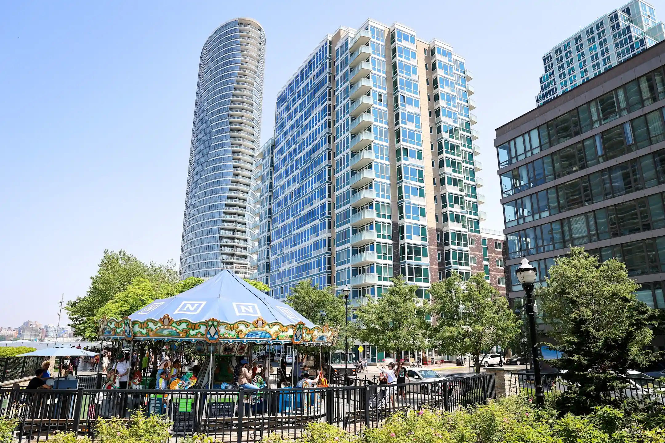 Building - Newport Rentals - Jersey City, NJ