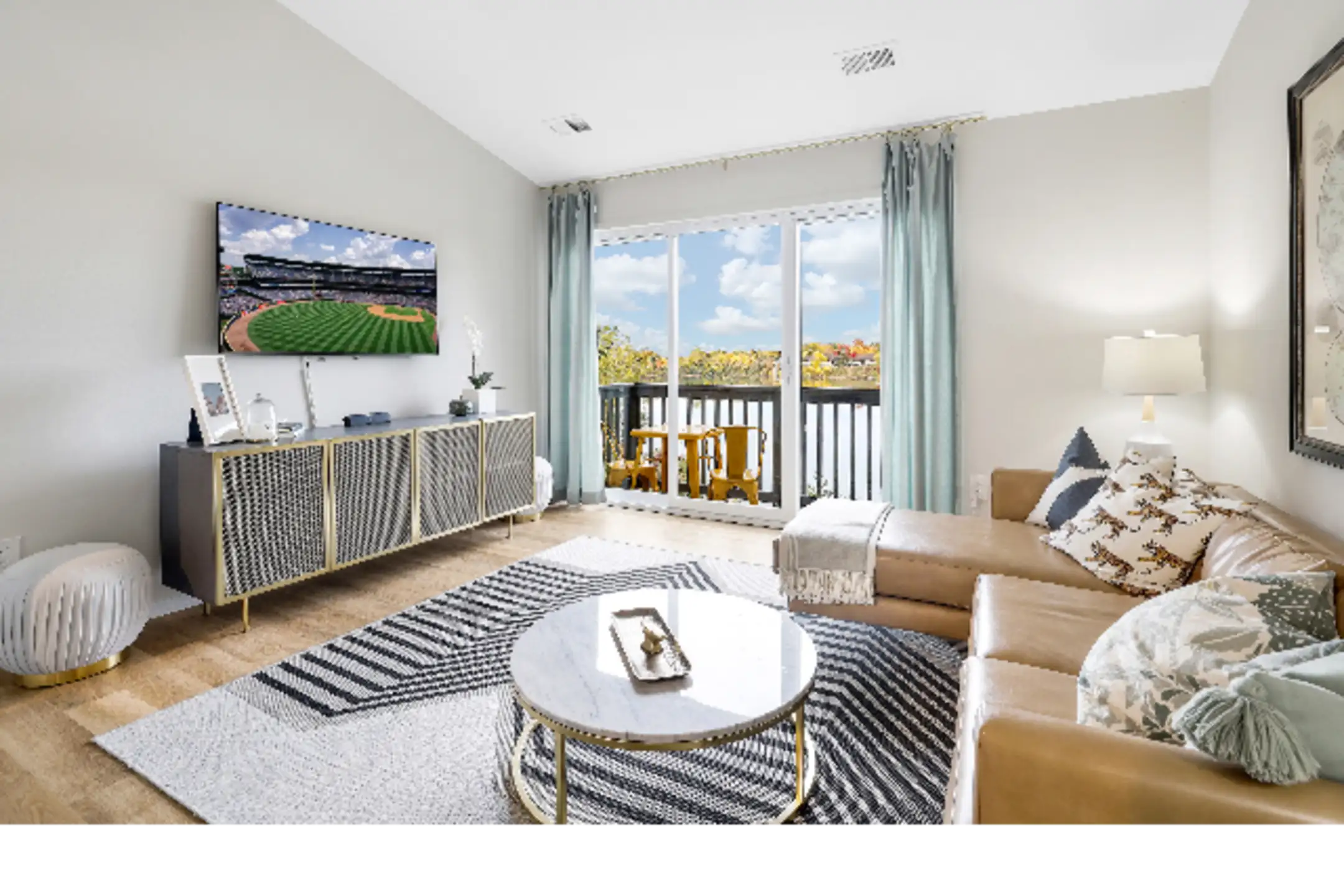 Living Room - Park Place Of Northville - Northville, MI