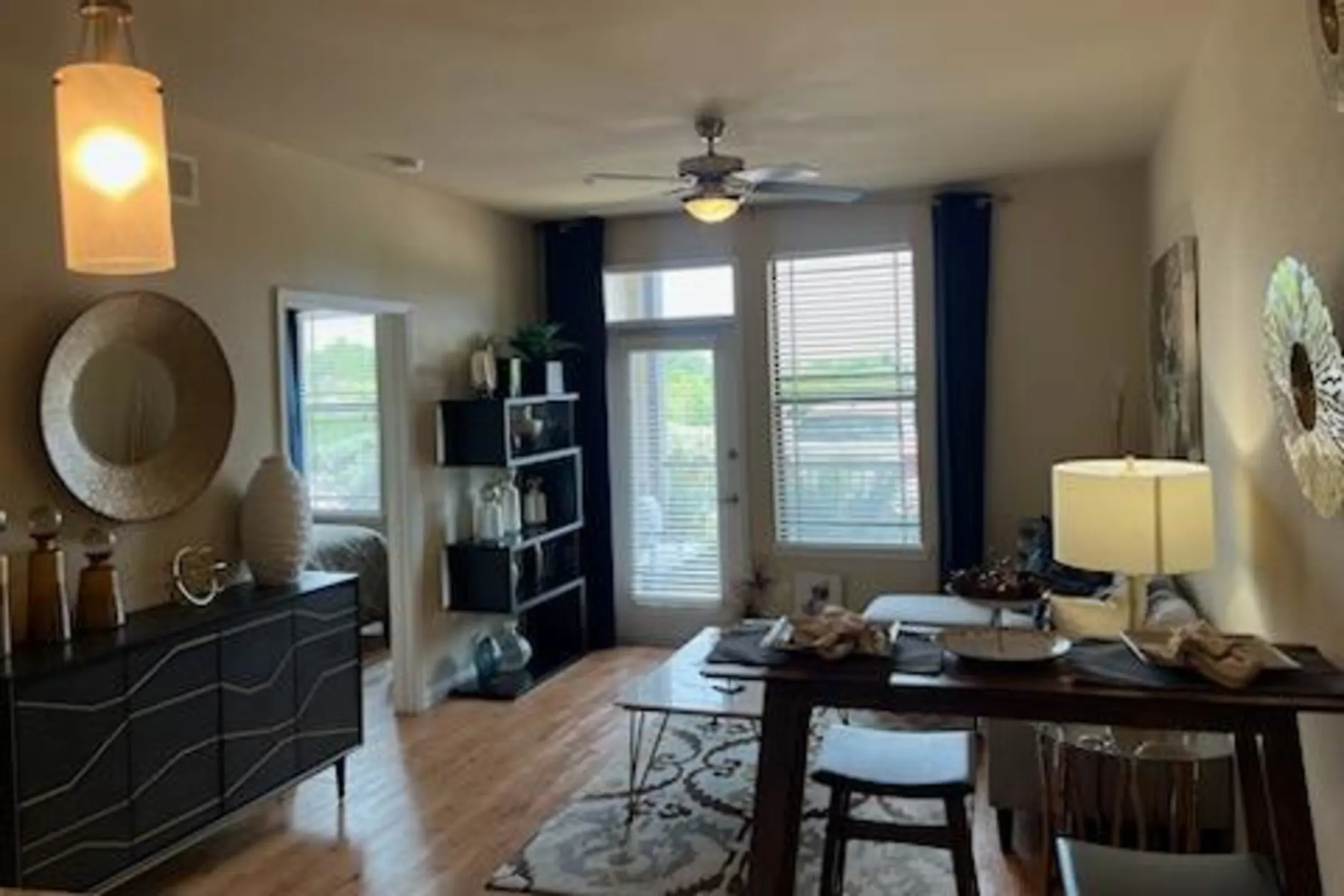 Queenston Manor 6700 Queenston Blvd Houston, TX Apartments for Rent