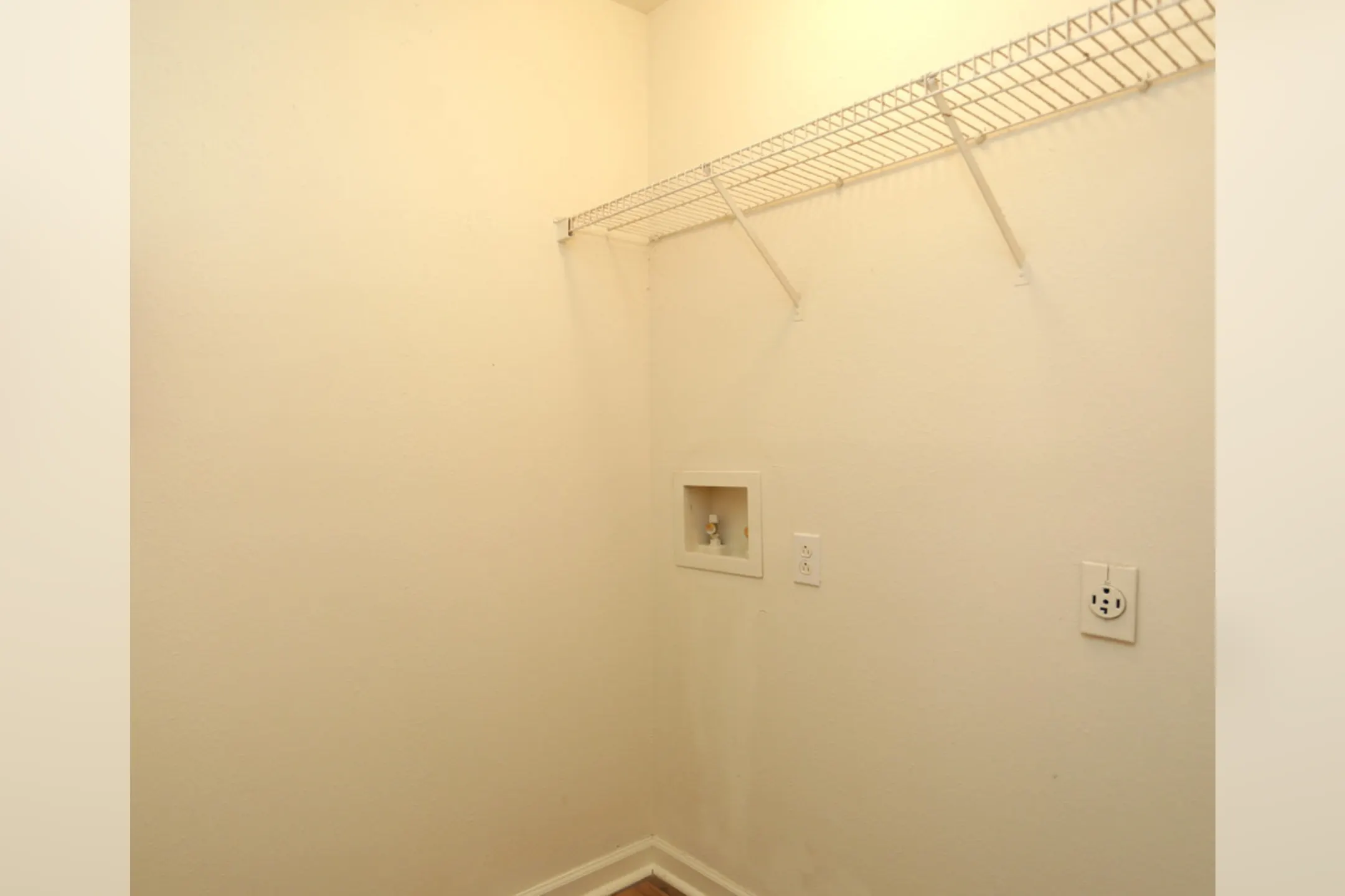 Robin's Landing Apartment Homes 320 Carl Vinson Pkwy Warner Robins