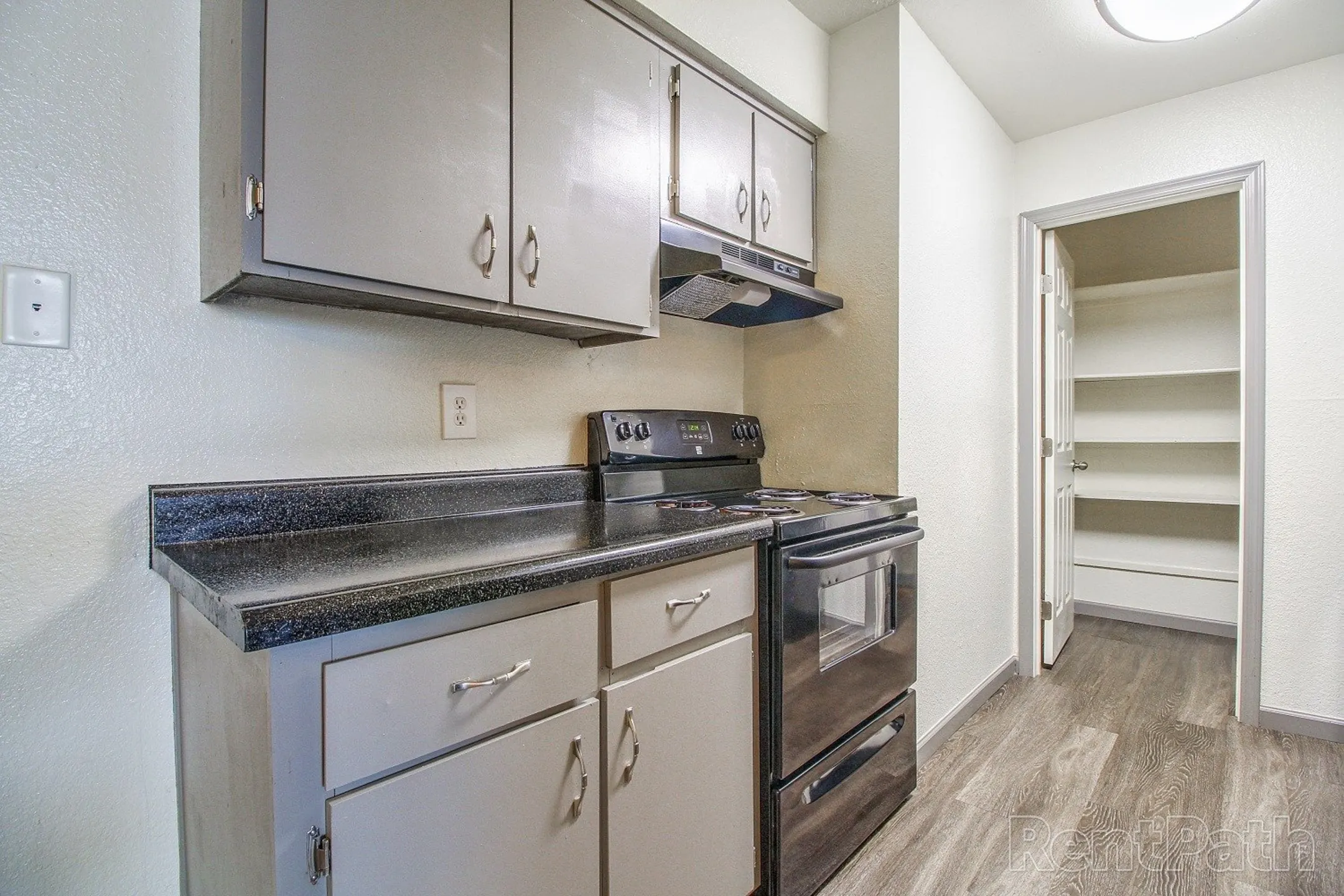Kitchen - New Horizons Apartments - Phoenix, AZ