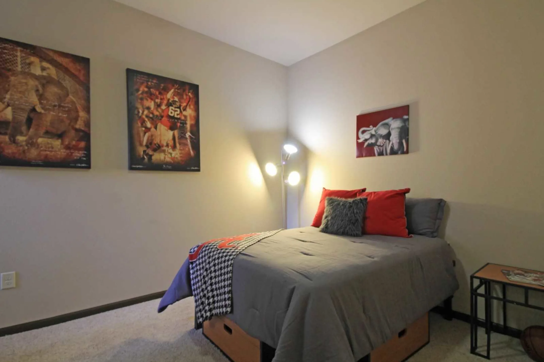 Bedroom - The Crimson - Per Bed Lease - Tuscaloosa, AL