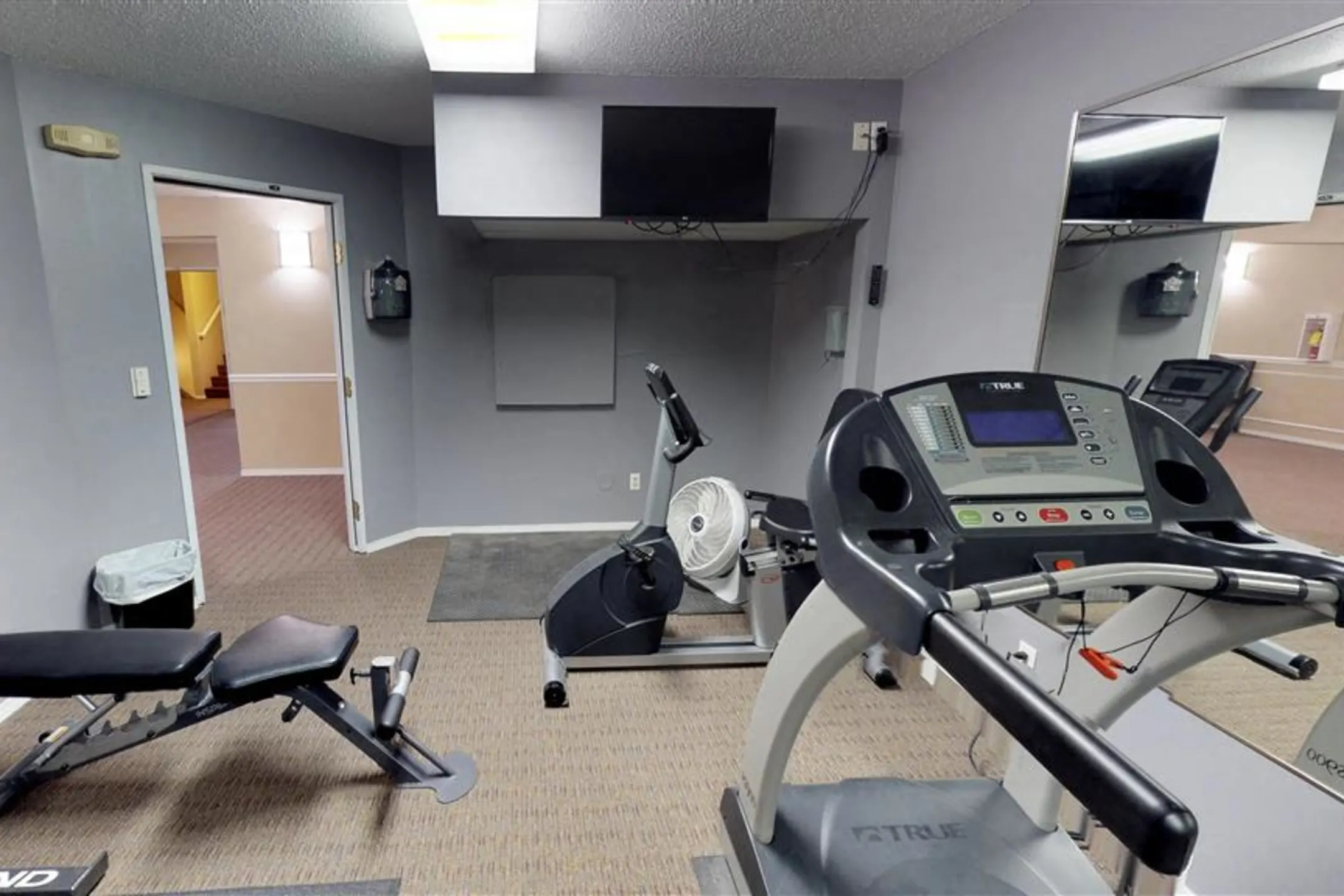 Fitness Weight Room - Sierra Vista Apartments - Sioux Falls, SD