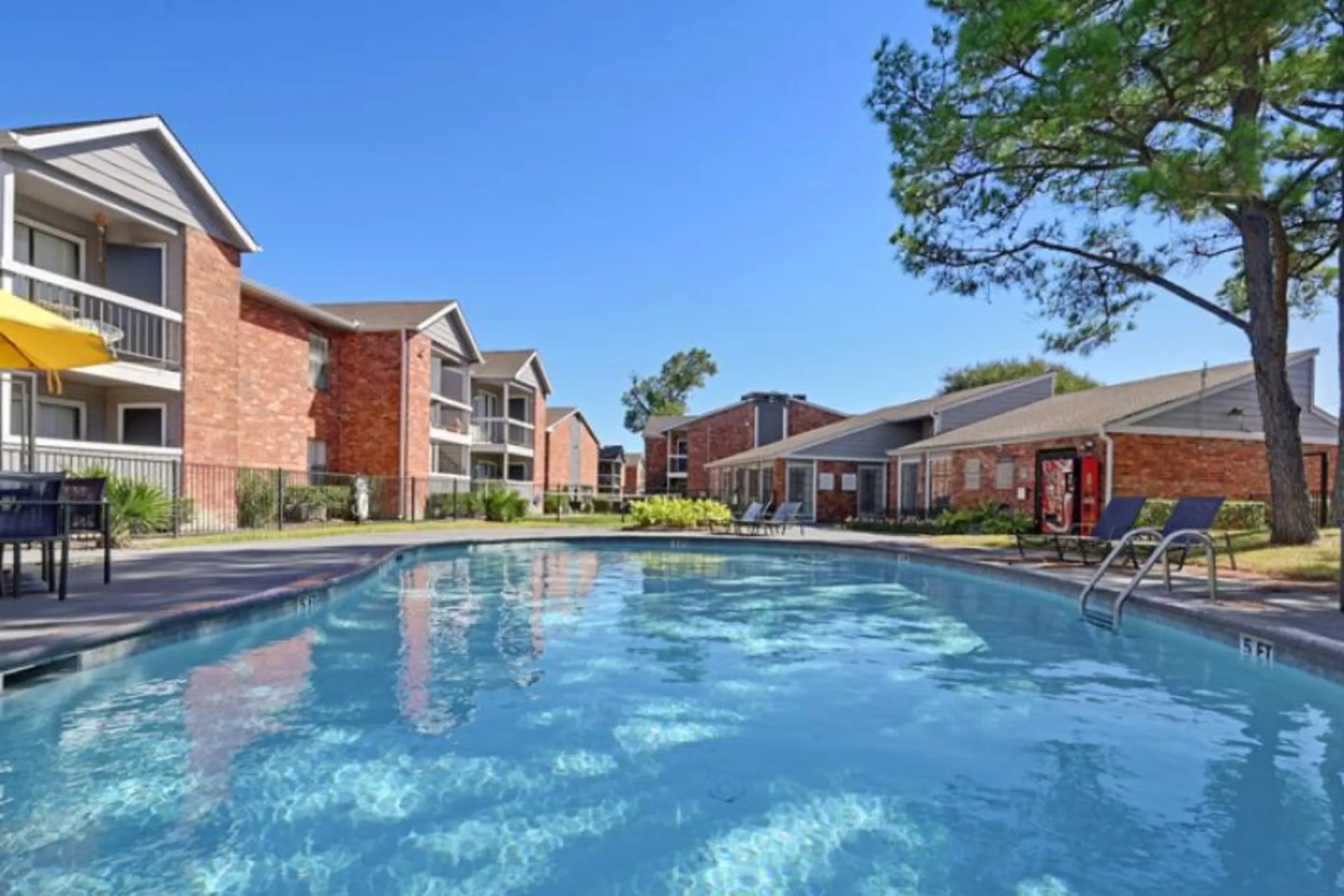 Dover Pointe Apartments - Houston, TX 77049