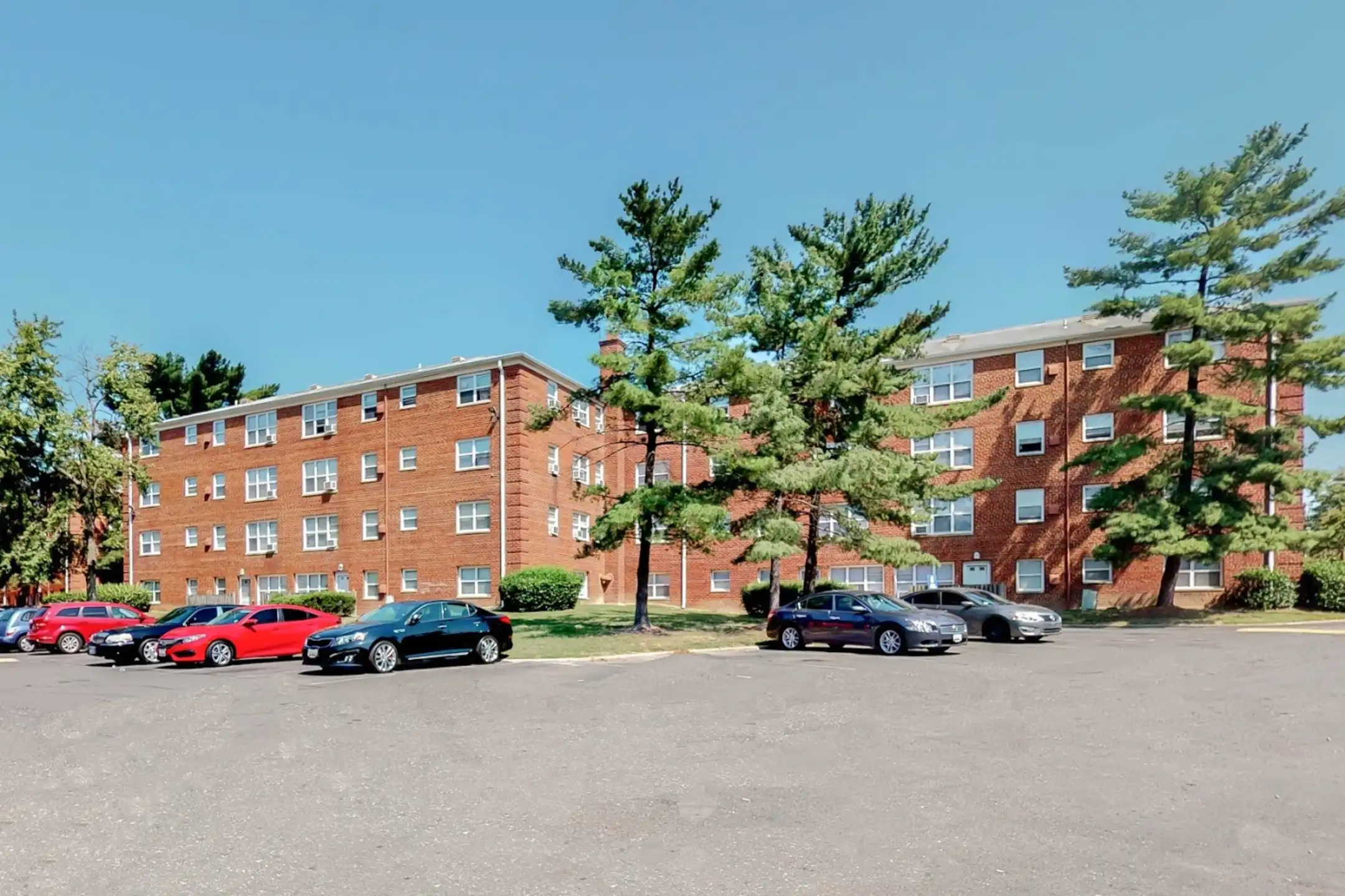 Marlow Heights Apartments 4223 28th Ave Temple Hills, MD Apartments