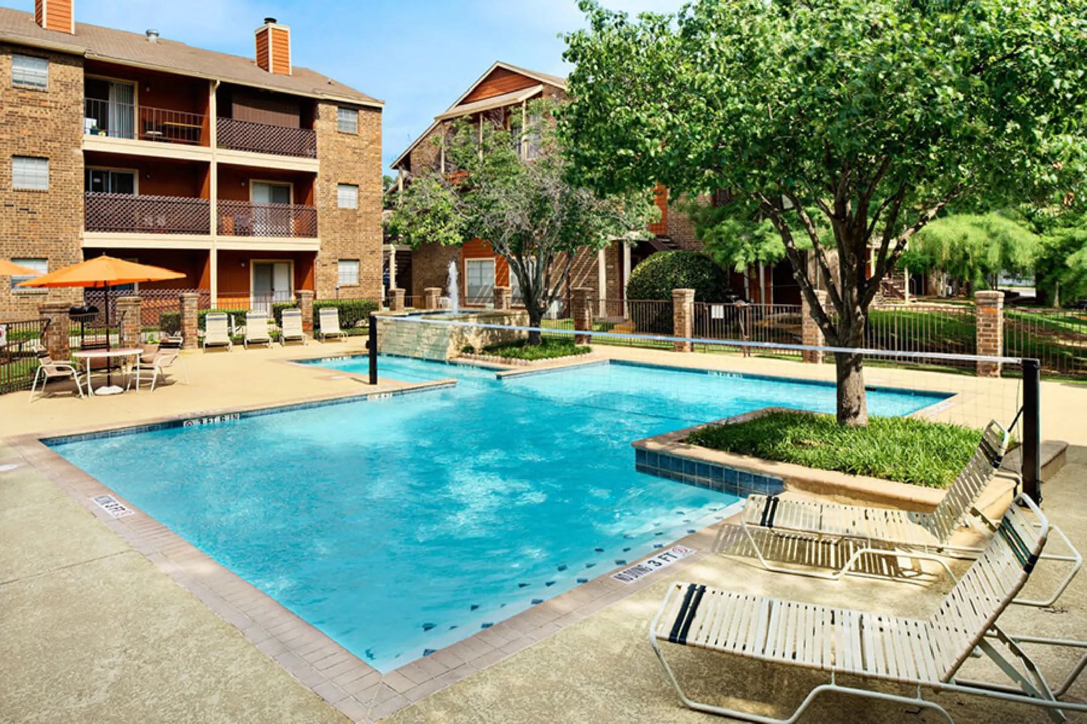 Pool - Arlington Oaks - Arlington, TX
