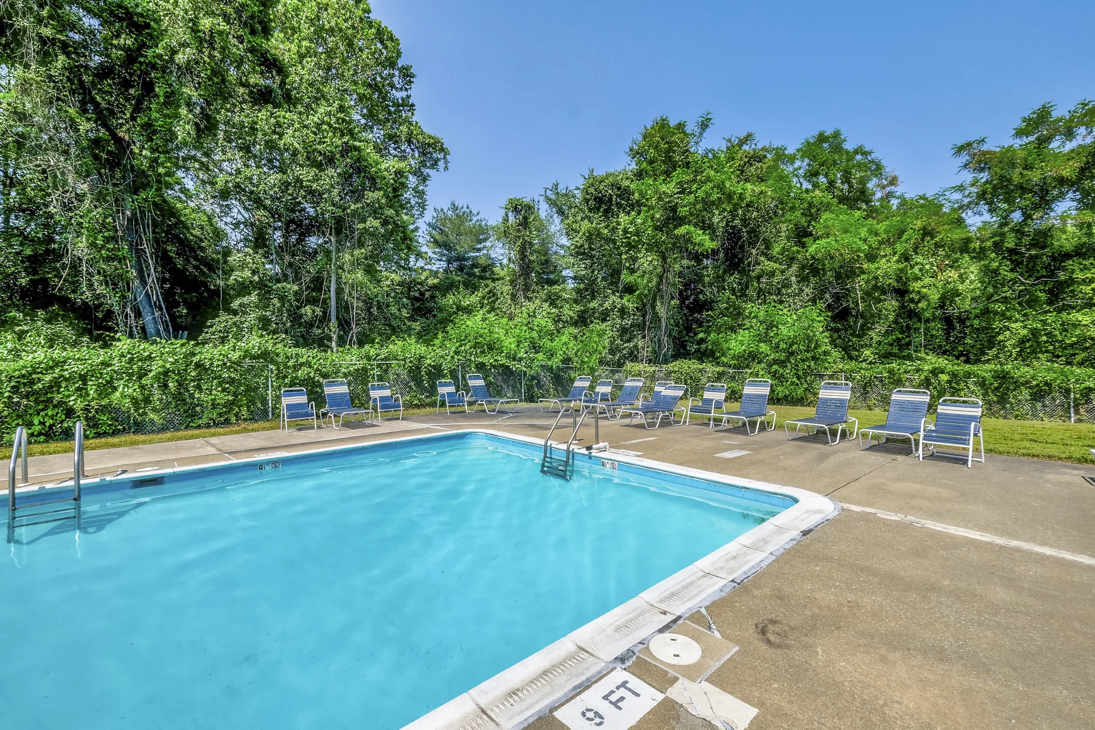 Pool - The Pointe at Harpers Mill - Millersville, MD