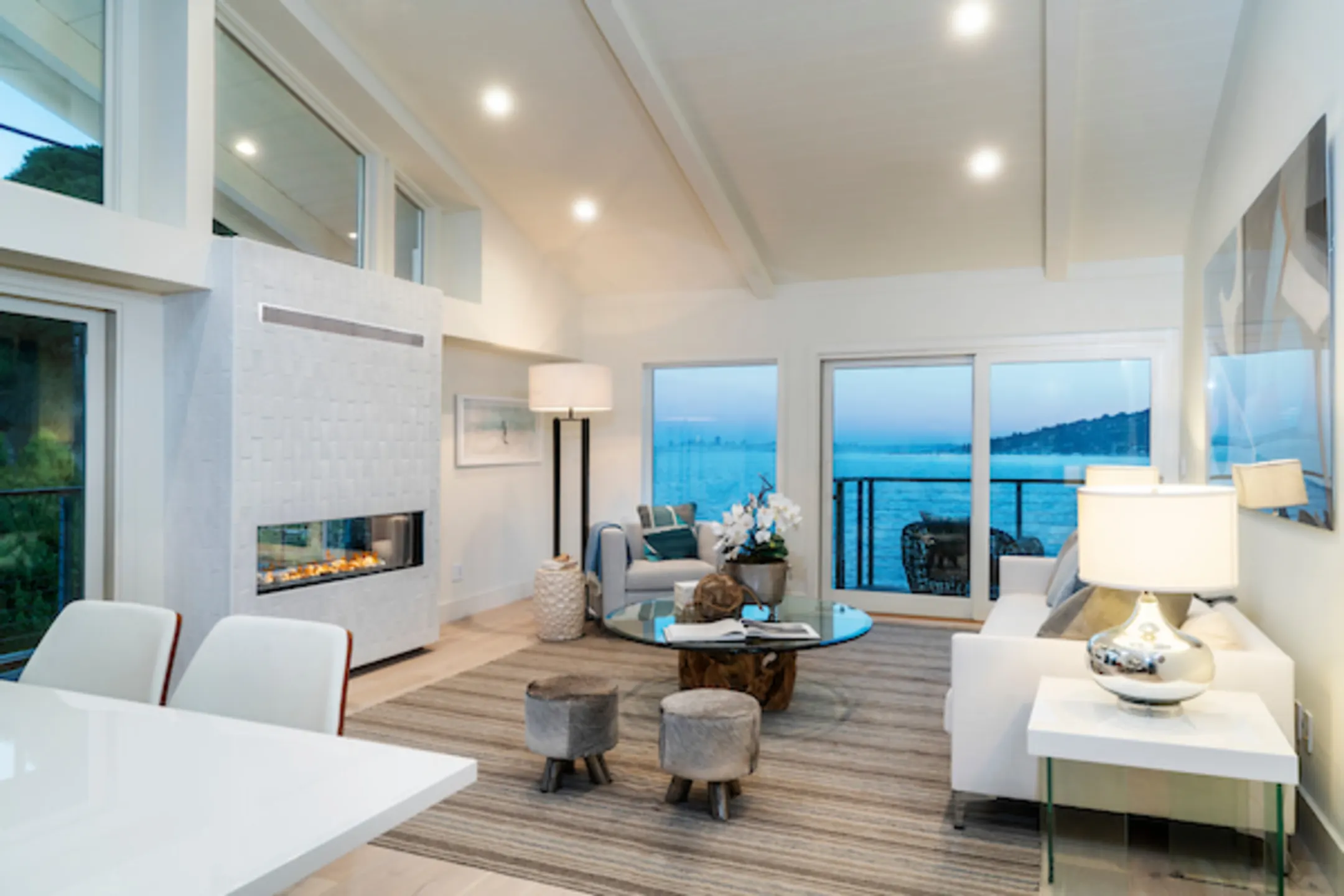 Living Room - The Cove At Tiburon - Belvedere Tiburon, CA