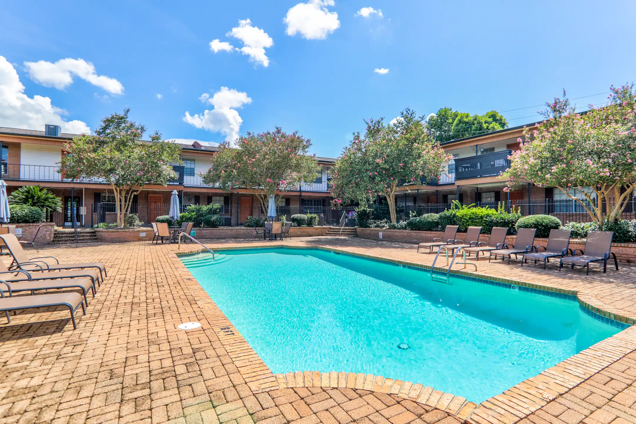 The Colonial Manor Apartments Apartments New Orleans, LA 70123