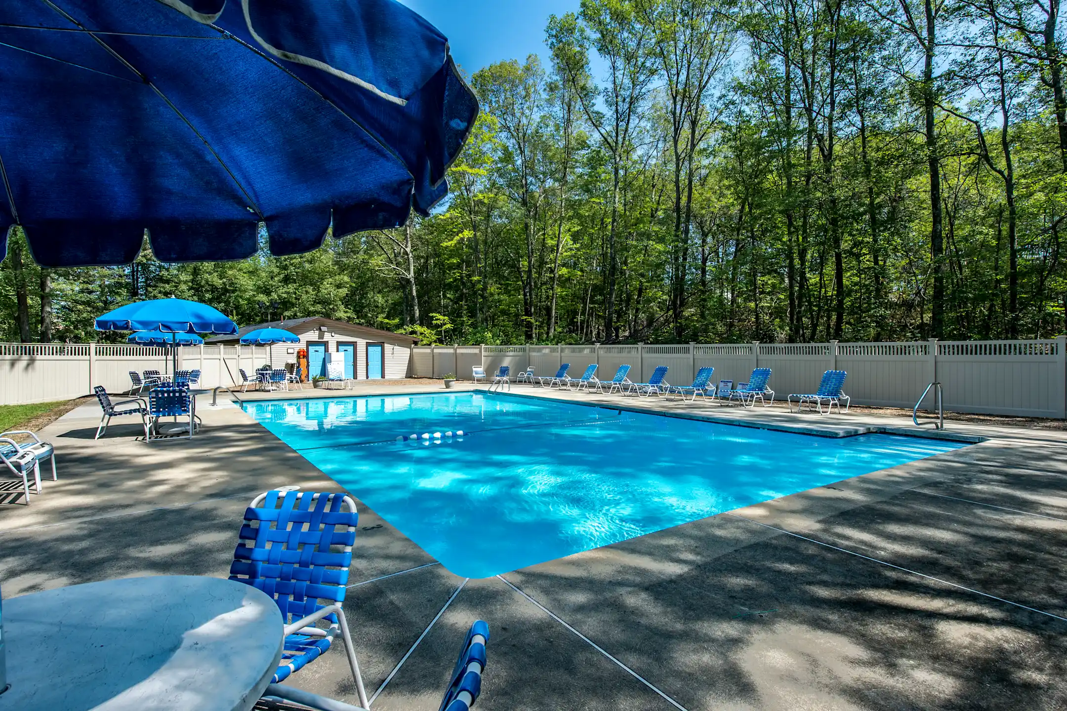 Redwood Hills Apartments Worcester, MA 01604