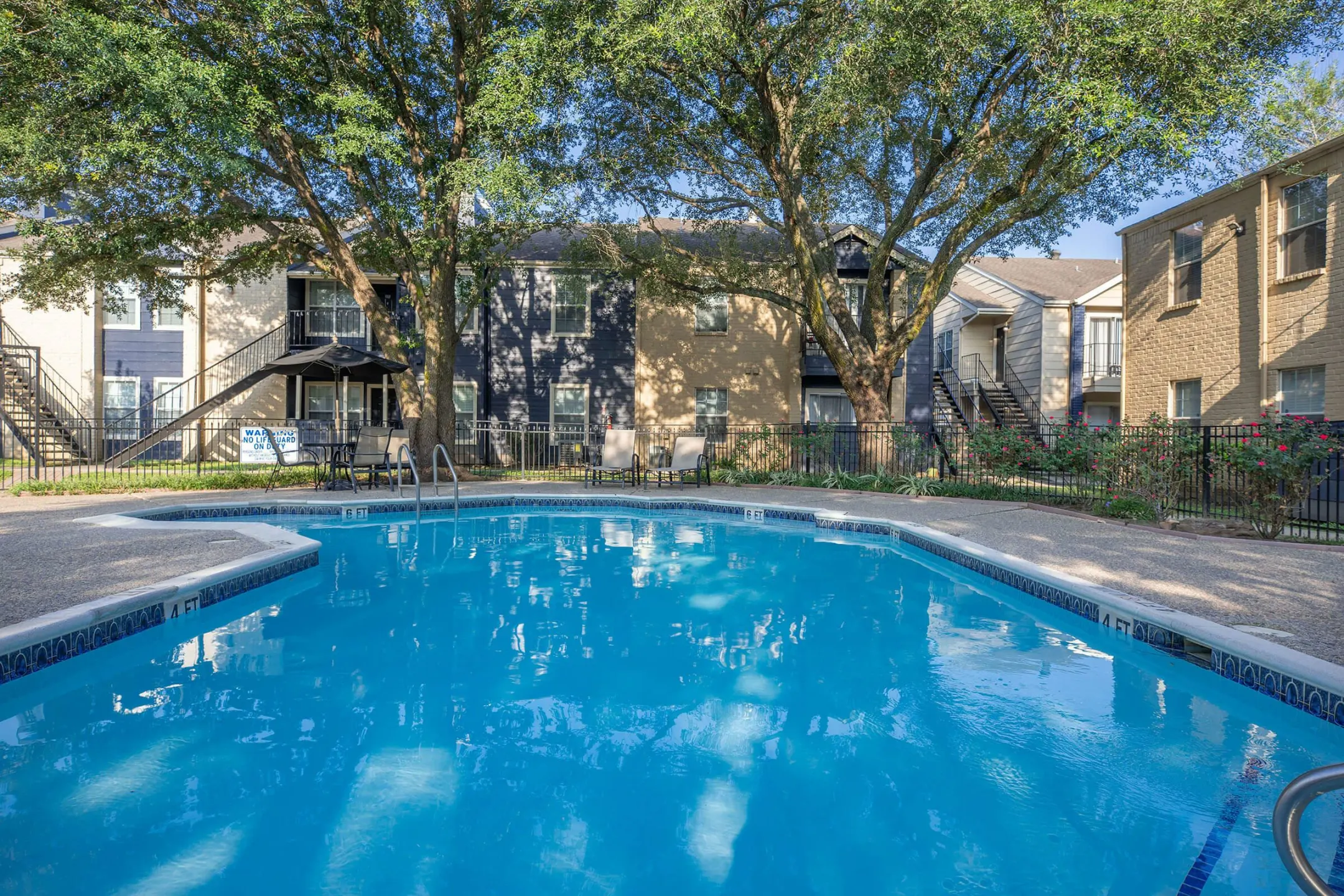 Bridgewater Apartments - Tomball, TX 77375