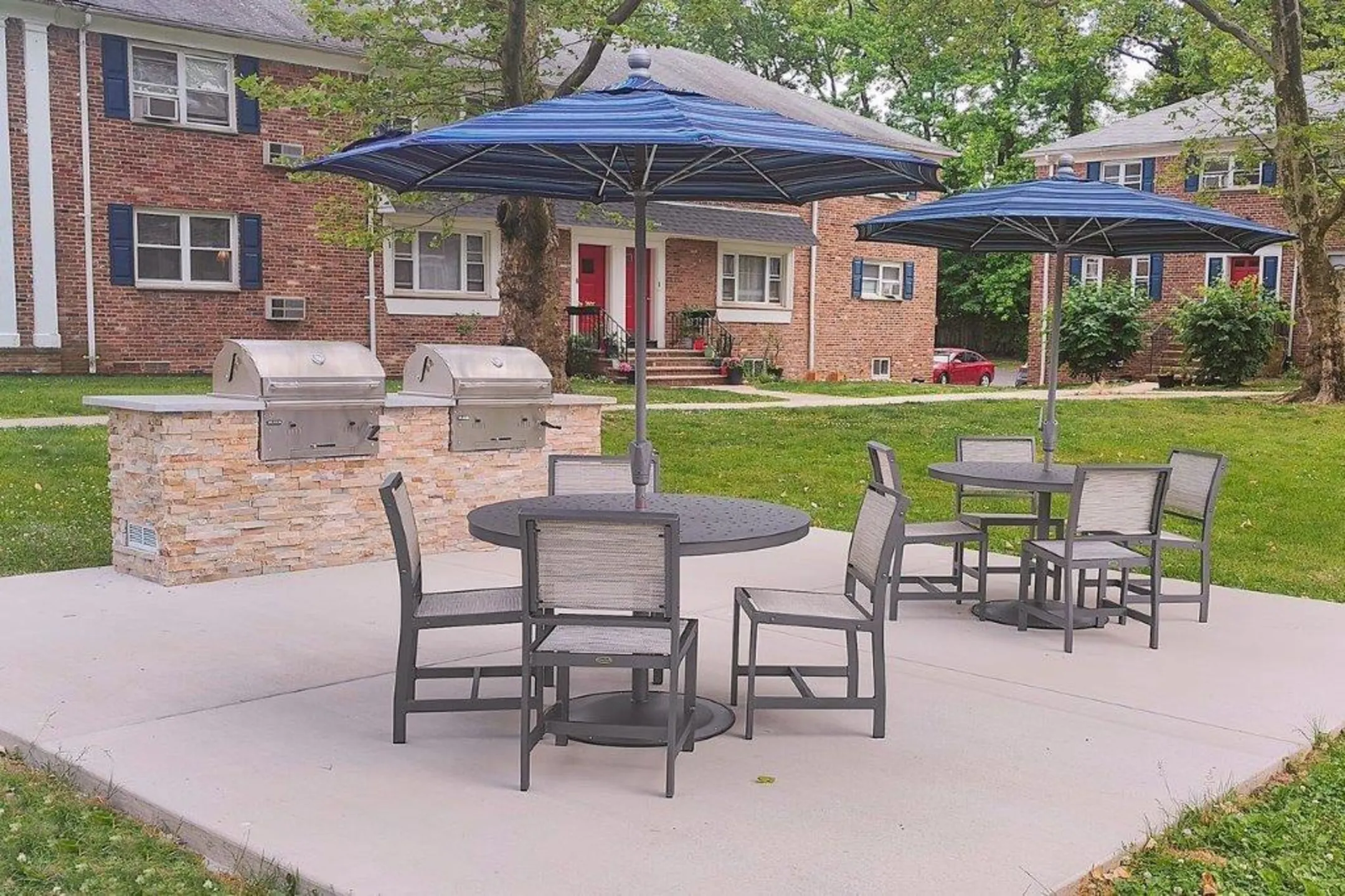 Patio / Deck - Duncan Hill Apartments & Townhomes - Westfield, NJ